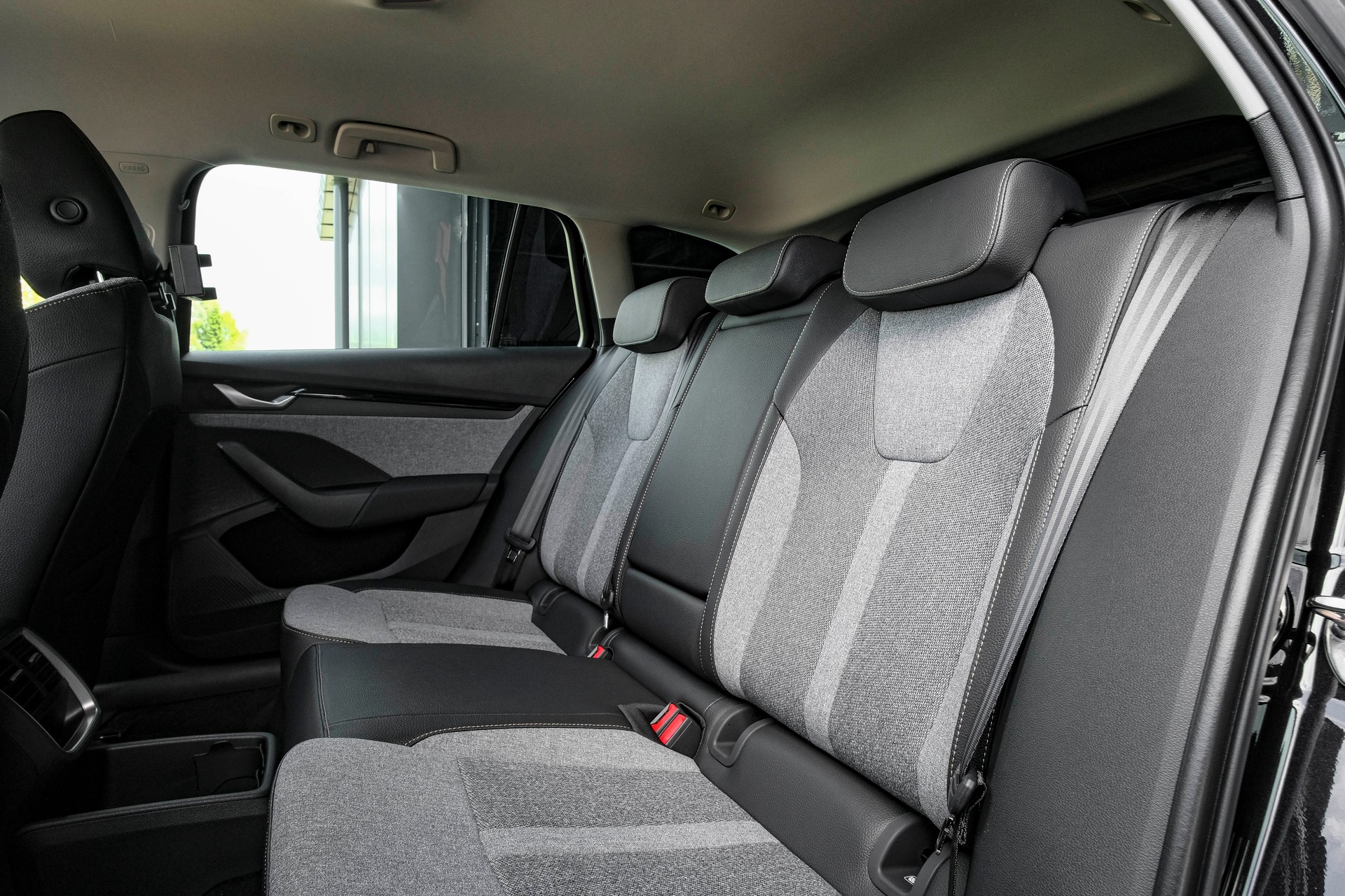 SKODA Octavia Combi 1.5 TSI mHEV DSG Selection-image-11