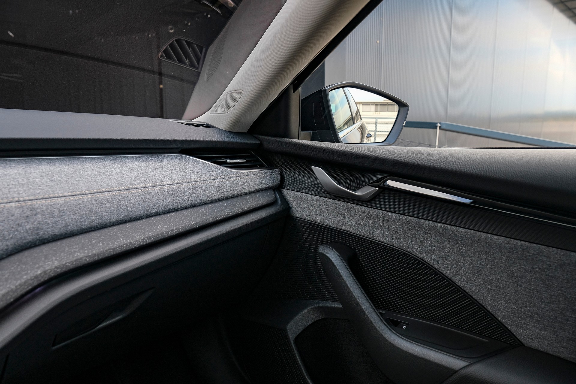 SKODA Octavia Combi 1.5 TSI mHEV DSG Selection-image-21