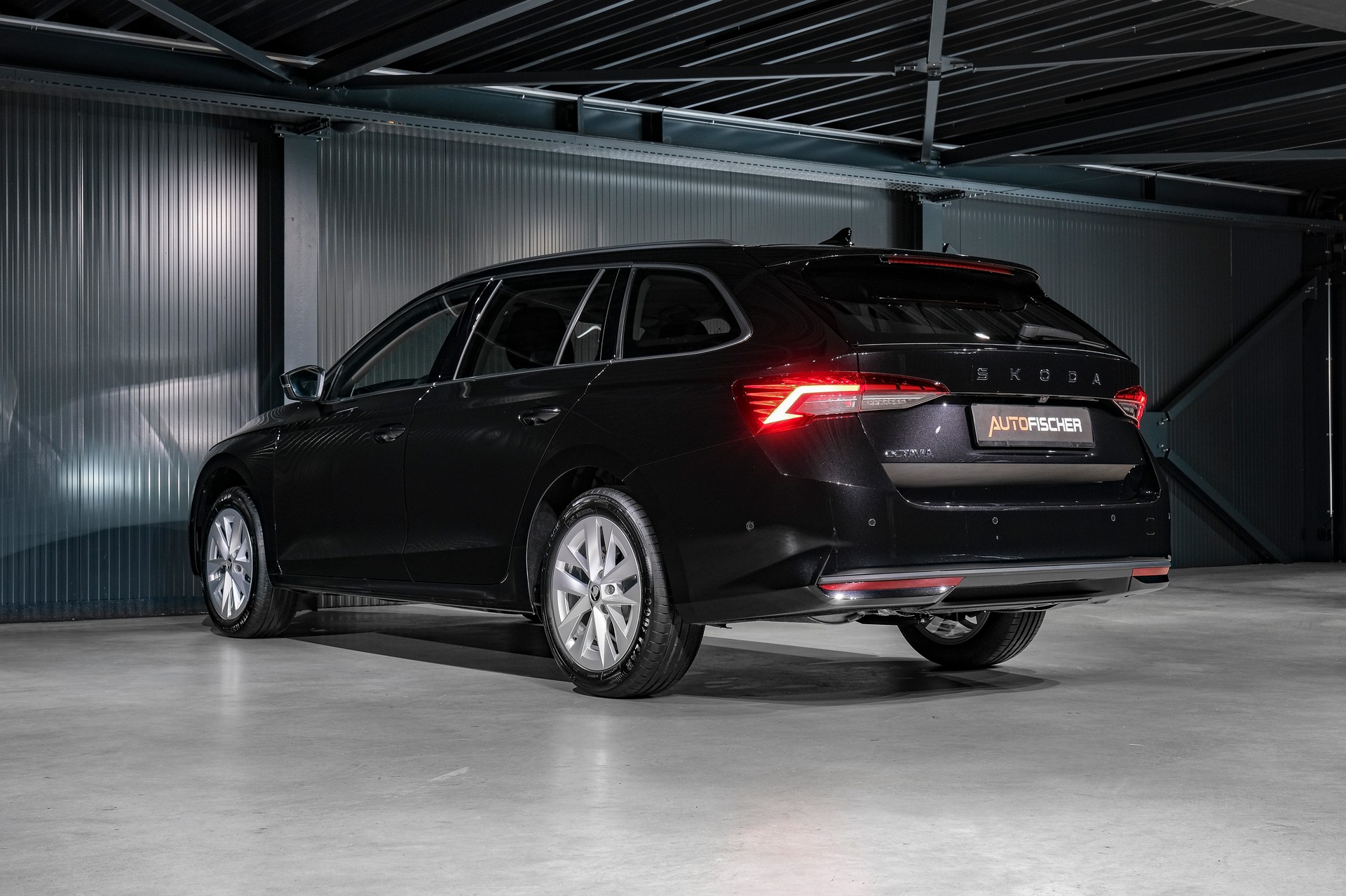 SKODA Octavia Combi 1.5 TSI mHEV DSG Selection-image-7