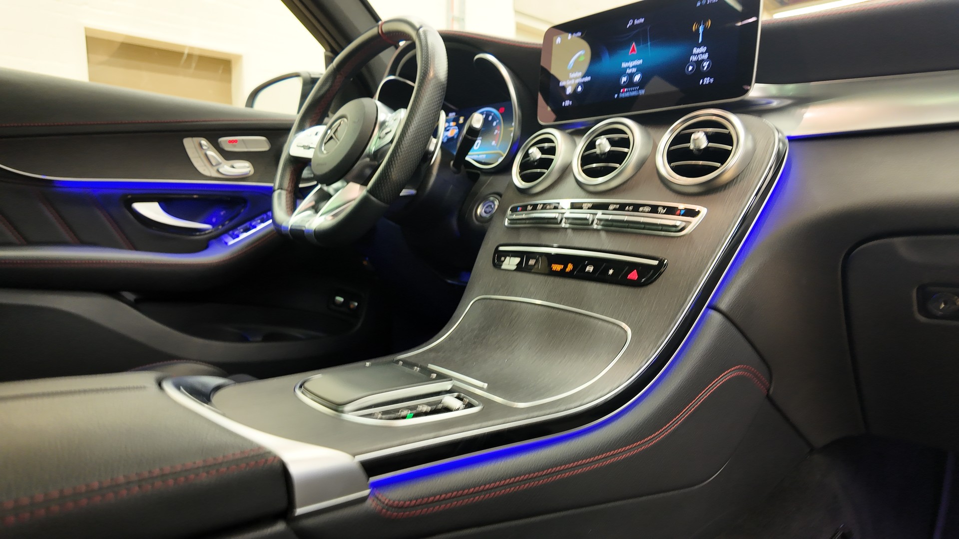 MERCEDES-BENZ GLC 43 AMG 4Matic 9G-Tronic-image-11