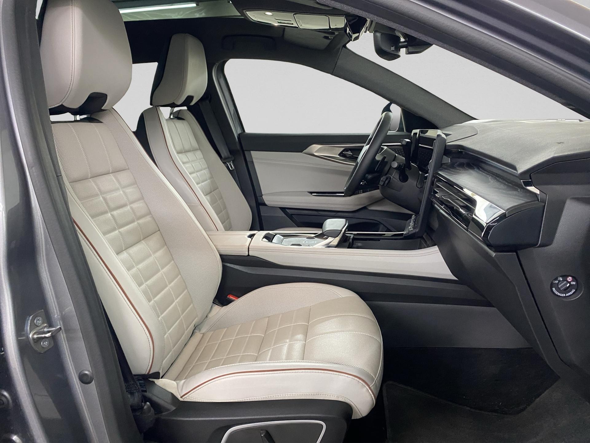 RENAULT Espace 1.2 E-Tech 200 Iconic-image-16