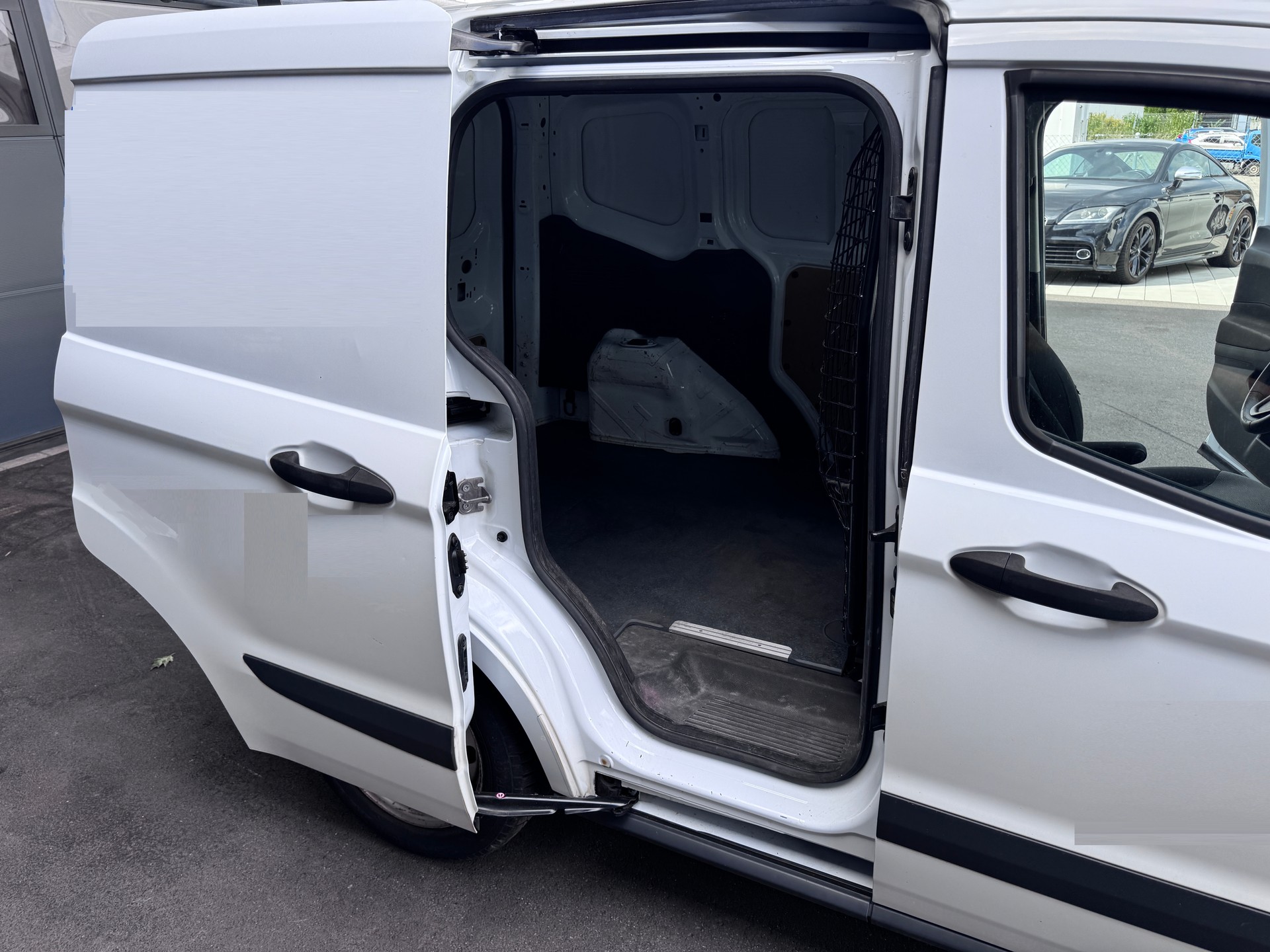 FORD Transit Courier Van 1.0 EcoBoost Ambiente-image-4