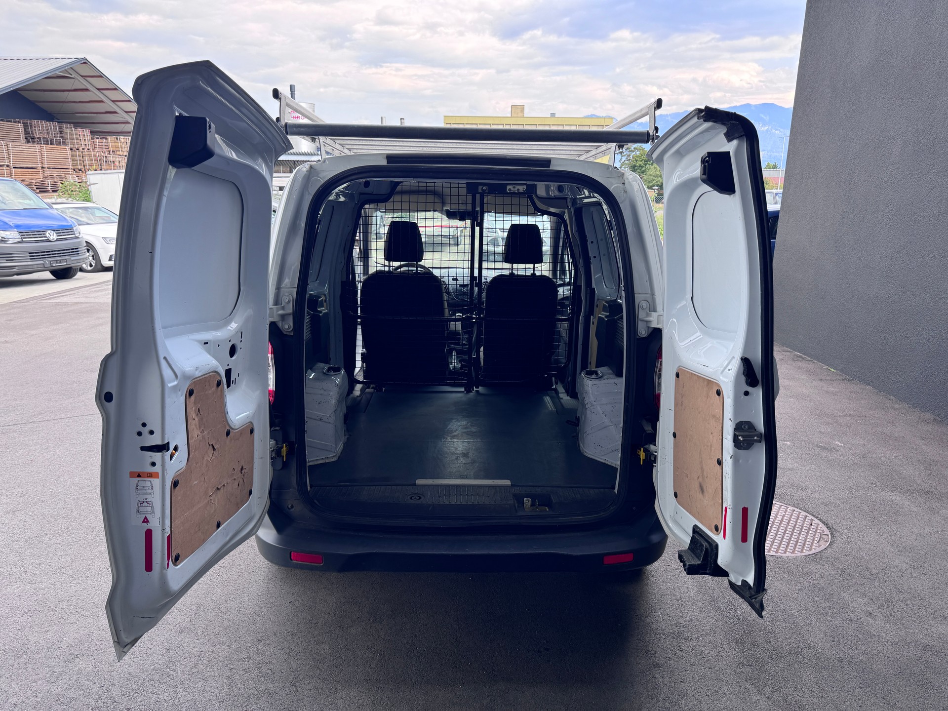 FORD Transit Courier Van 1.0 EcoBoost Ambiente-image-5