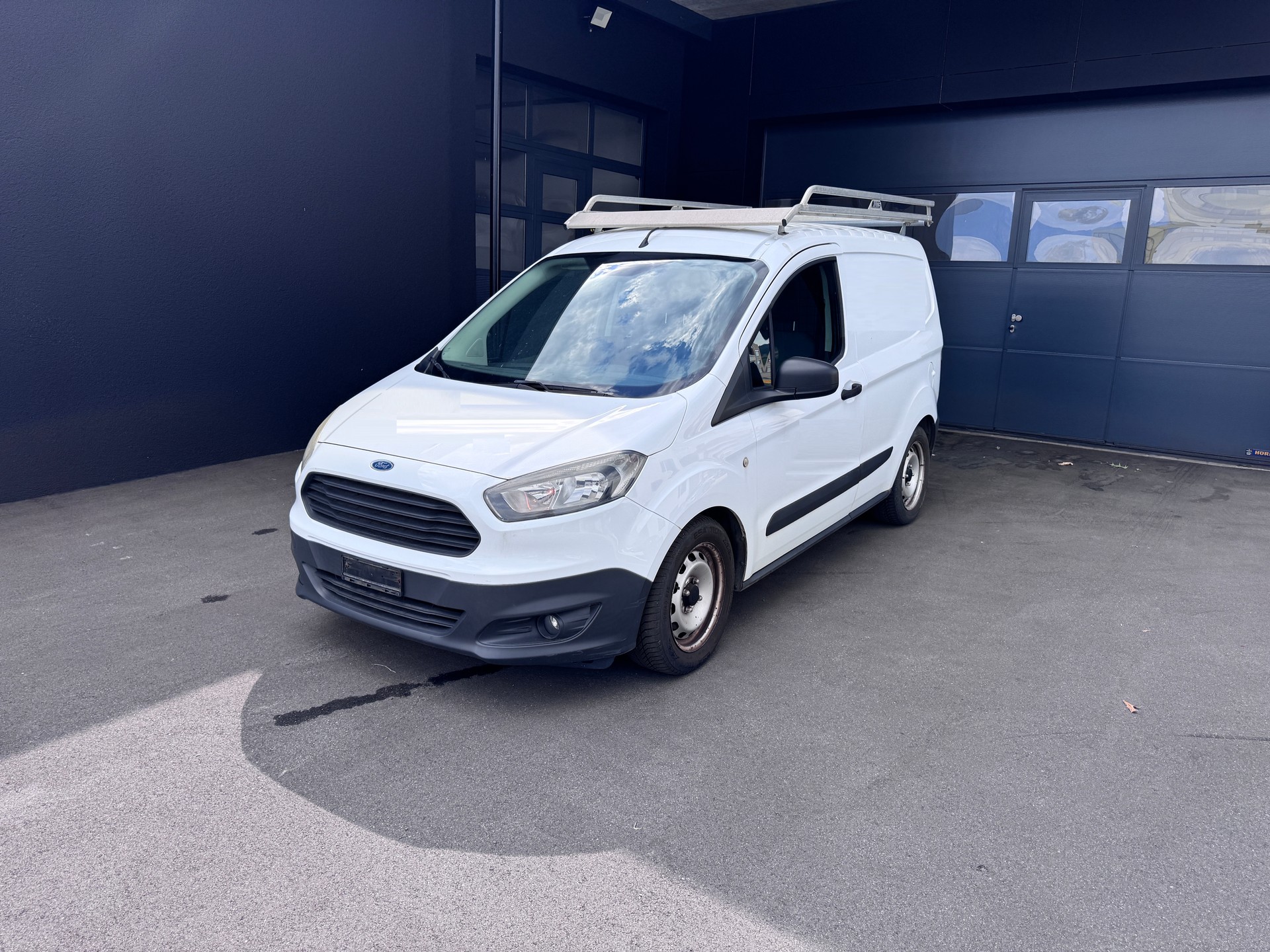 FORD Transit Courier Van 1.0 EcoBoost Ambiente-image-0
