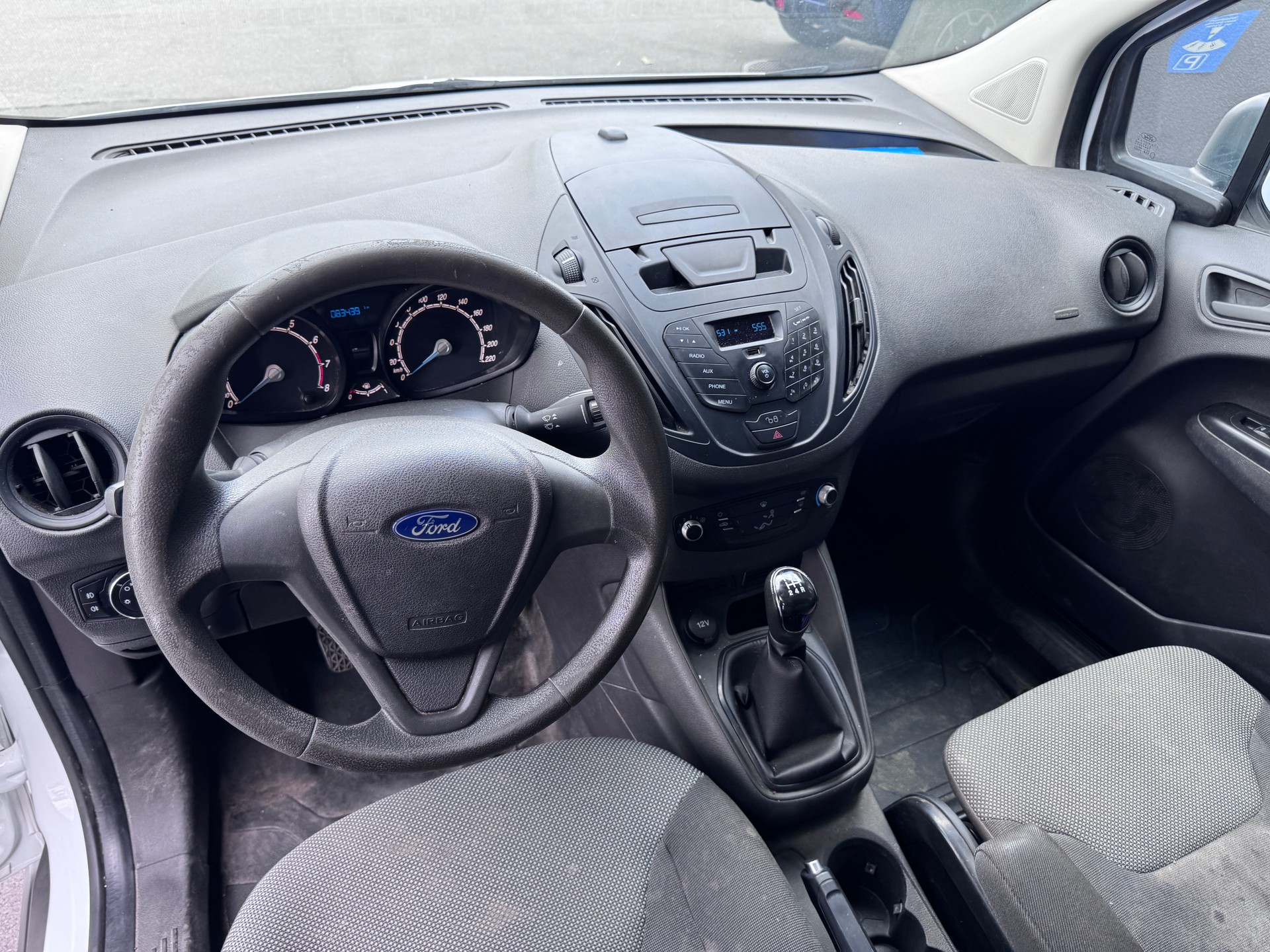 FORD Transit Courier Van 1.0 EcoBoost Ambiente-image-6