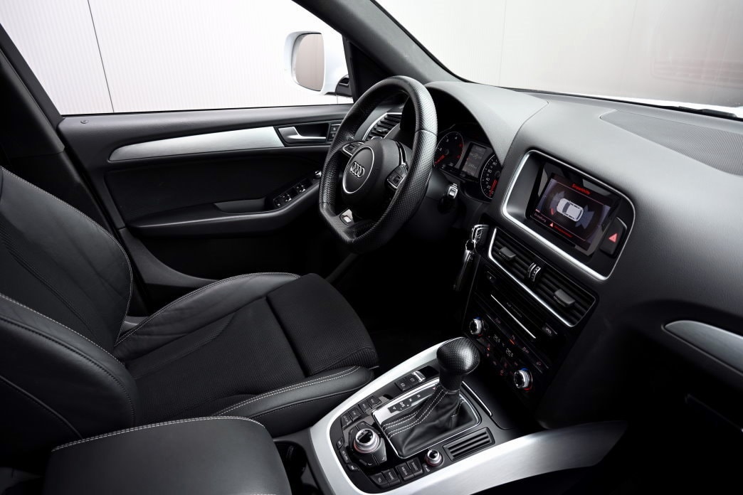 AUDI Q5 2.0 TDI S-Line quattro S-tronic-image-6