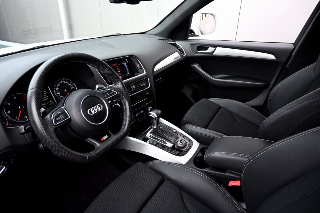 AUDI Q5 2.0 TDI S-Line quattro S-tronic-image-9