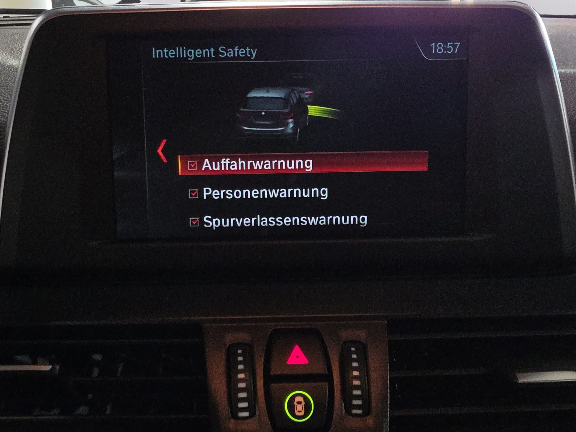 BMW 218i Active Tourer DKG-image-15