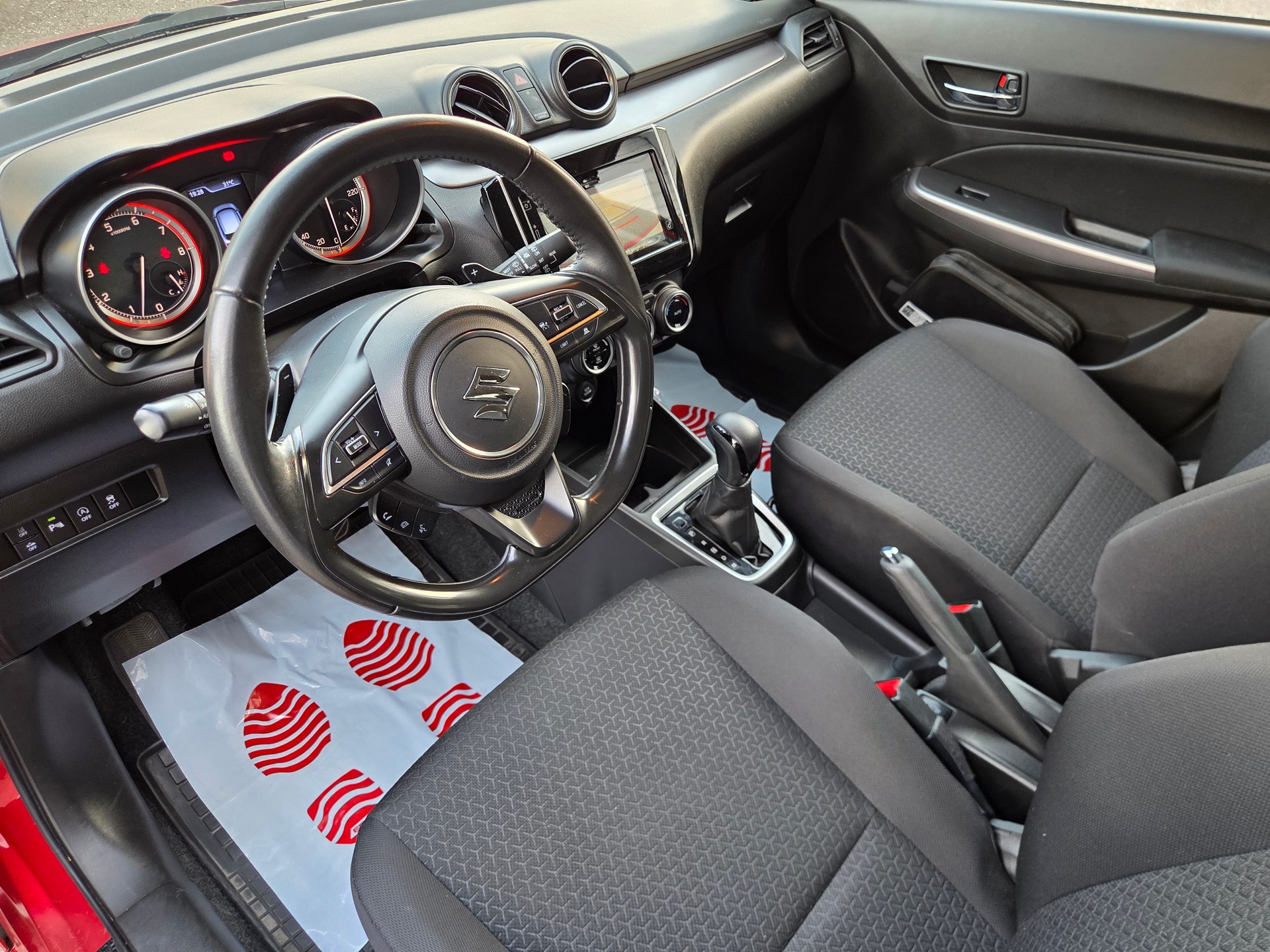 TOYOTA Yaris 1.5 VVT-i Hybrid Premium e-CVT-image-5