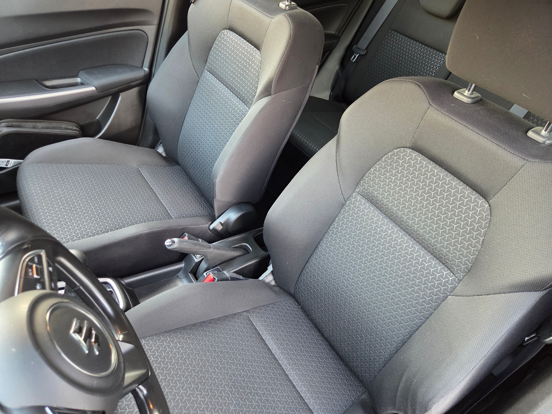 TOYOTA Yaris 1.5 VVT-i Hybrid Premium e-CVT-image-8