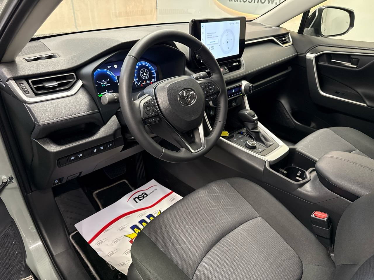 TOYOTA RAV-4 2.5 HSD Luxury Limited 4WD 222HP-showroom-element-2