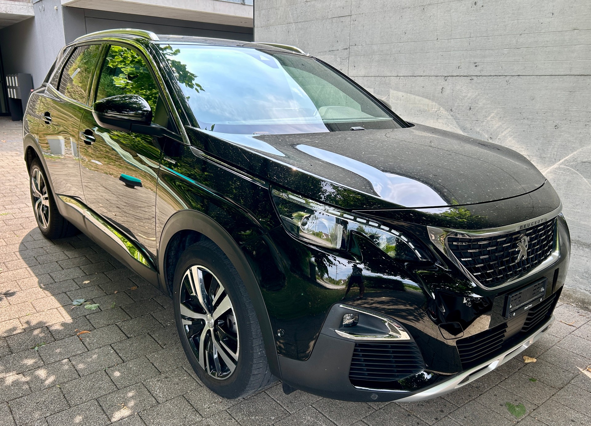 PEUGEOT 1.5 BlueHDi GT Line-image-0