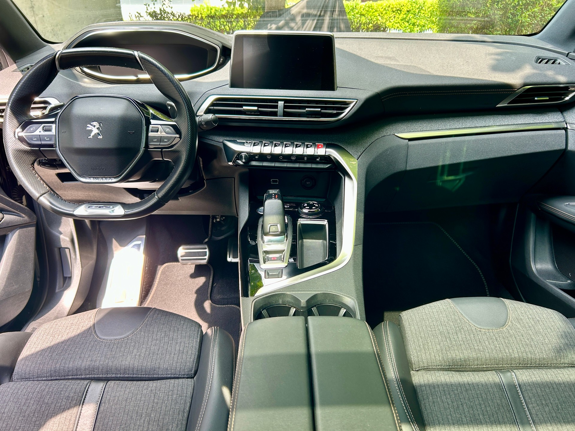 PEUGEOT 1.5 BlueHDi GT Line-image-2