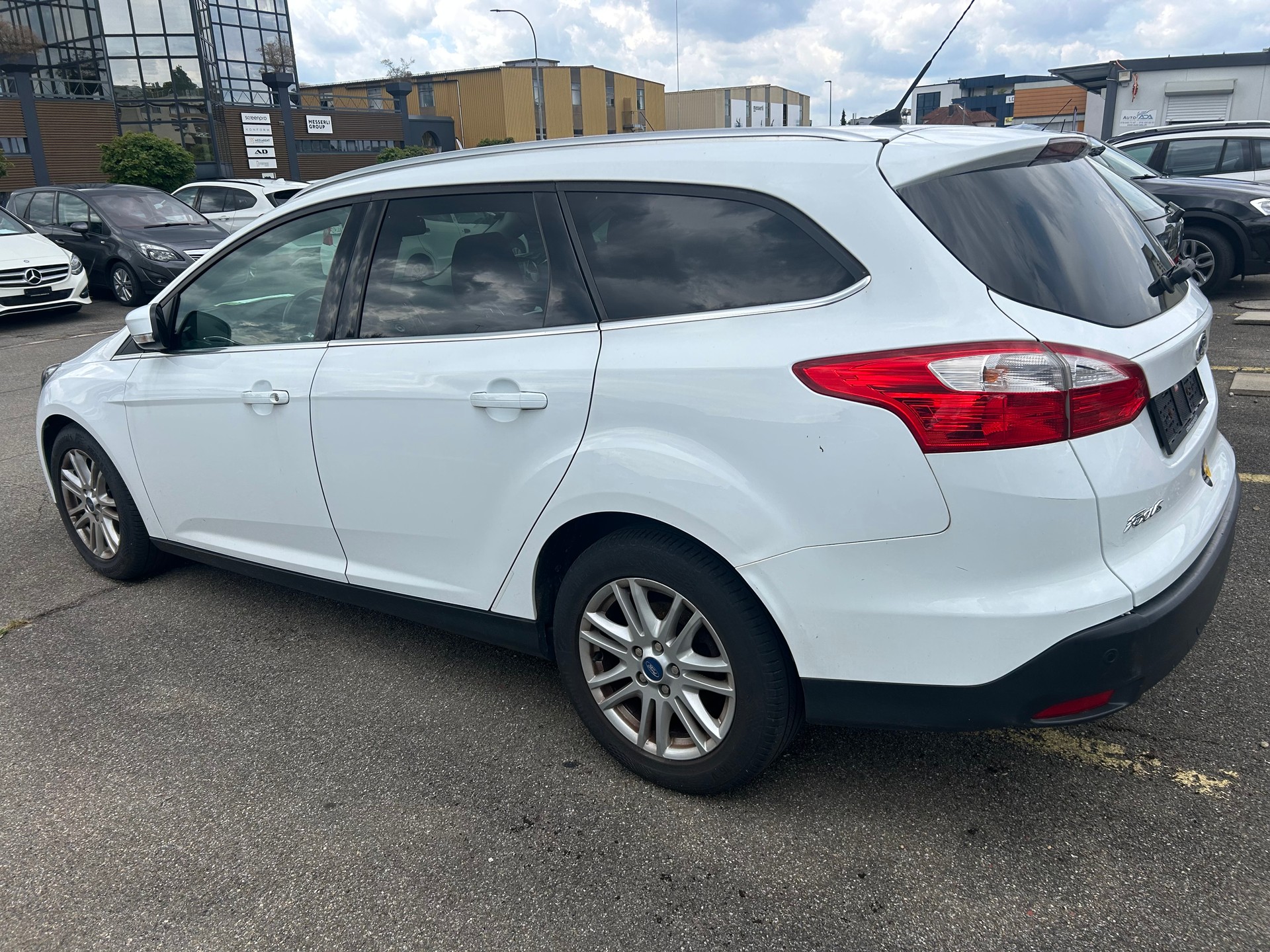 FORD Focus 1.0 SCTi Trend-image-8