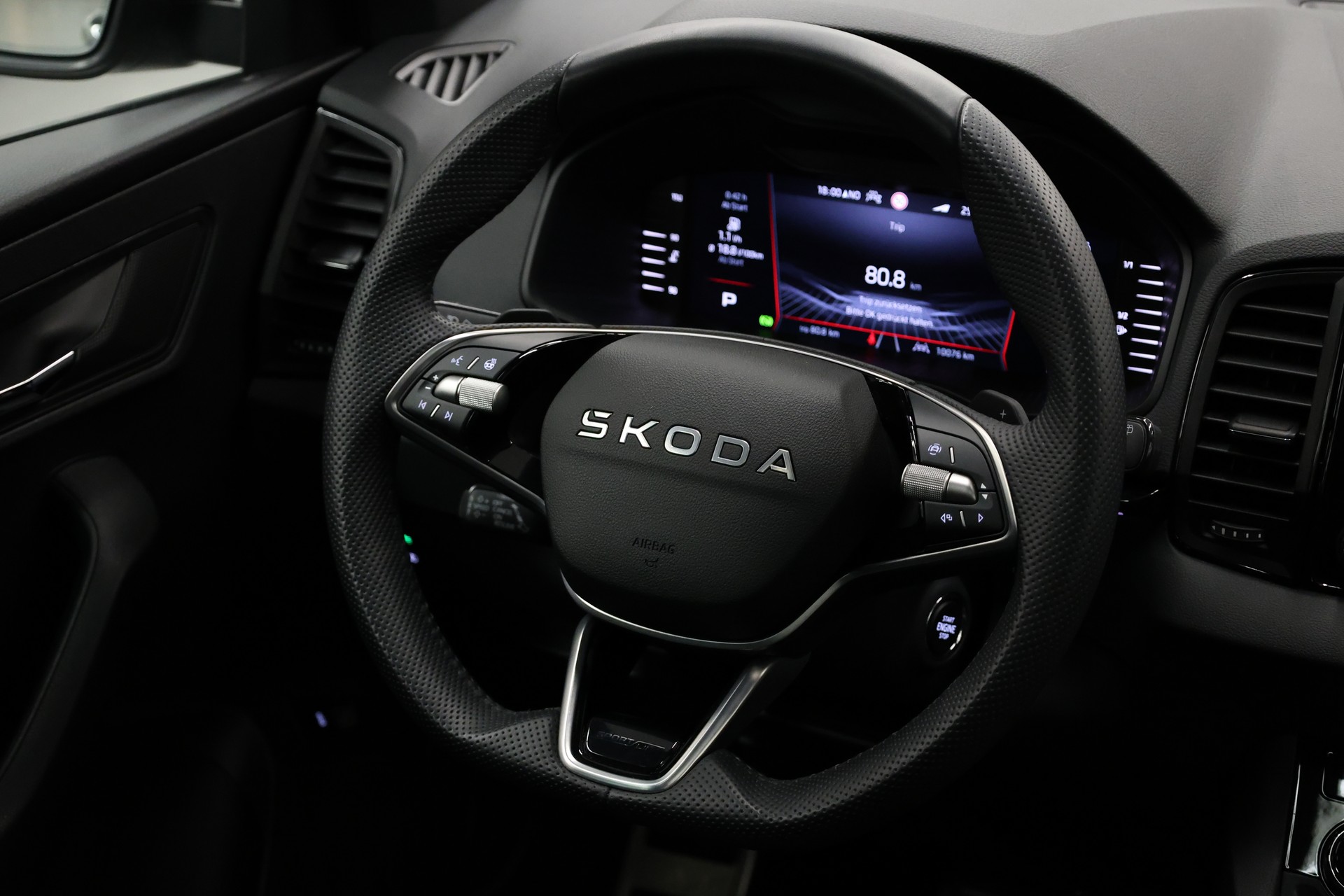 SKODA Karoq 1.5 TSI SportLine DSG-image-18
