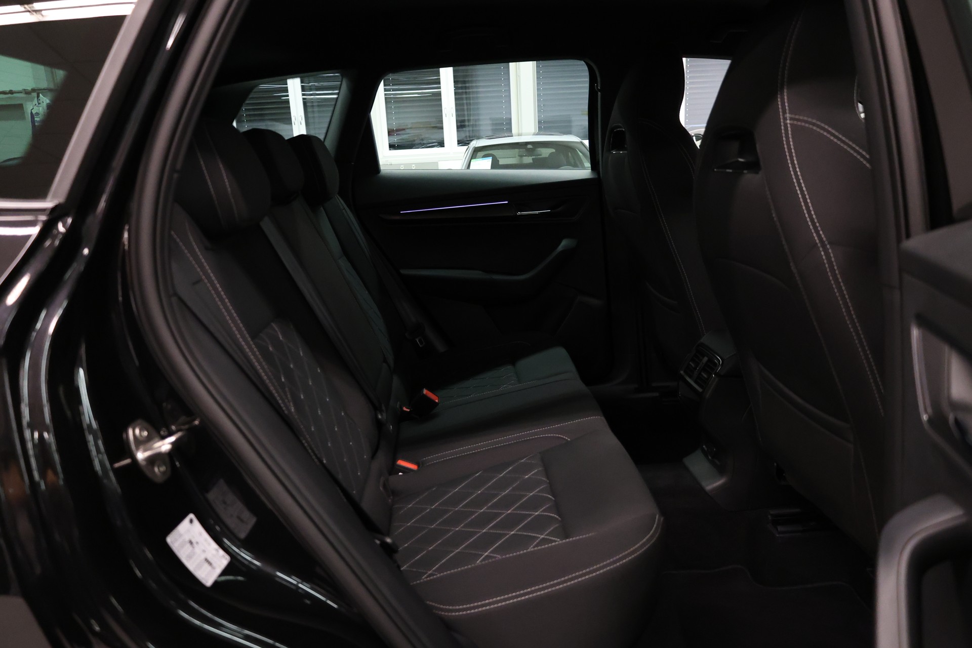 SKODA Karoq 1.5 TSI SportLine DSG-image-24