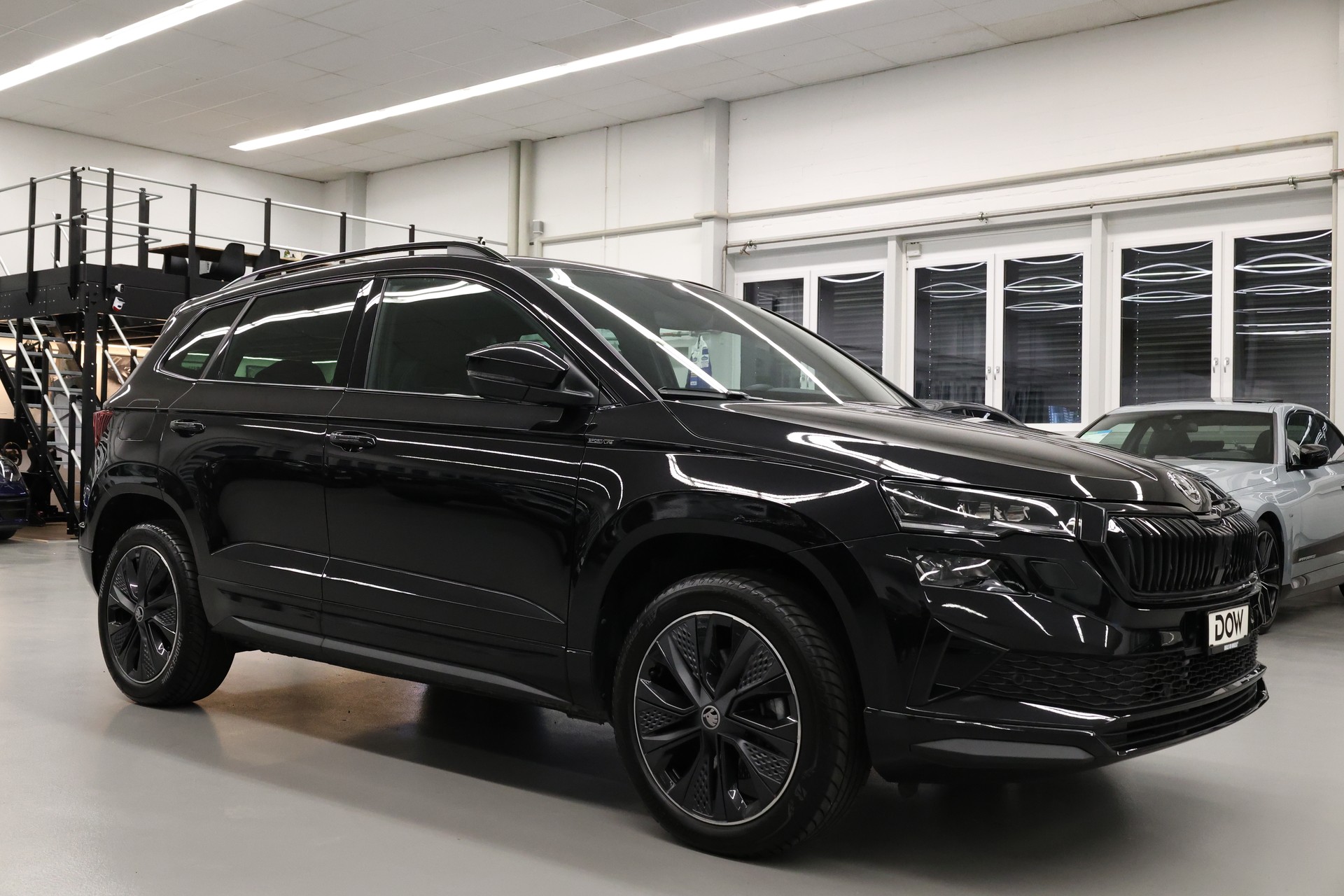 SKODA Karoq 1.5 TSI SportLine DSG-image-1