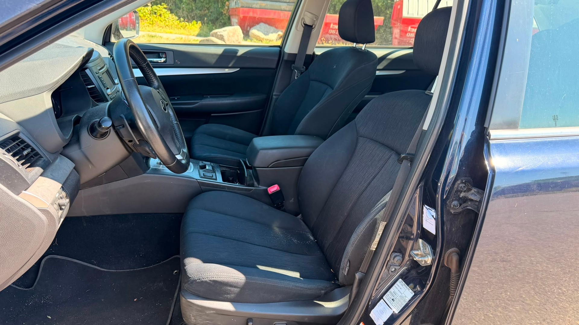 SUBARU Outback 2.5i Swiss AWD Lineartronic-image-6
