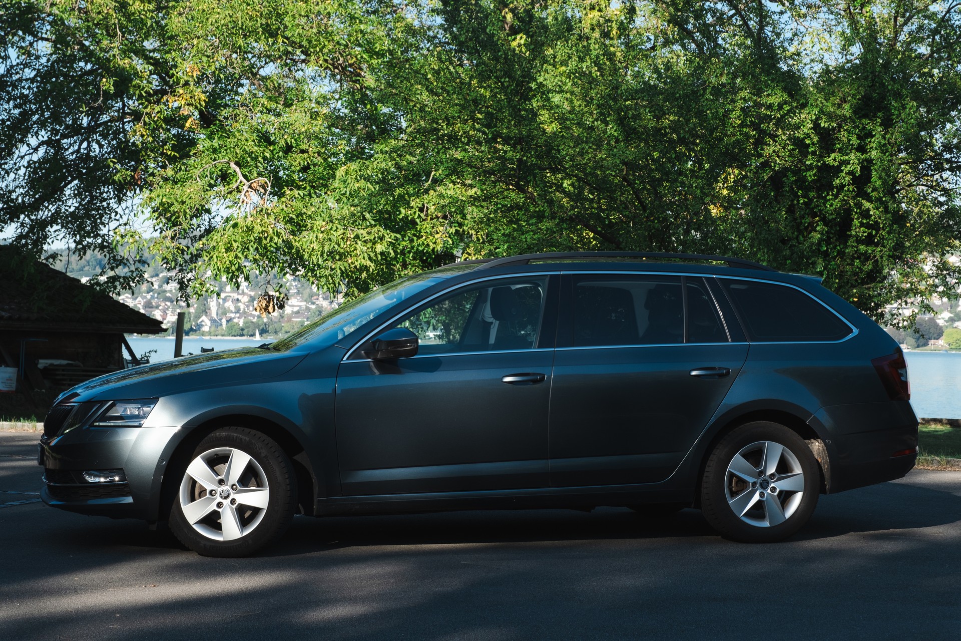 SKODA 1.4 TSI G-TEC Style DSG-image-2