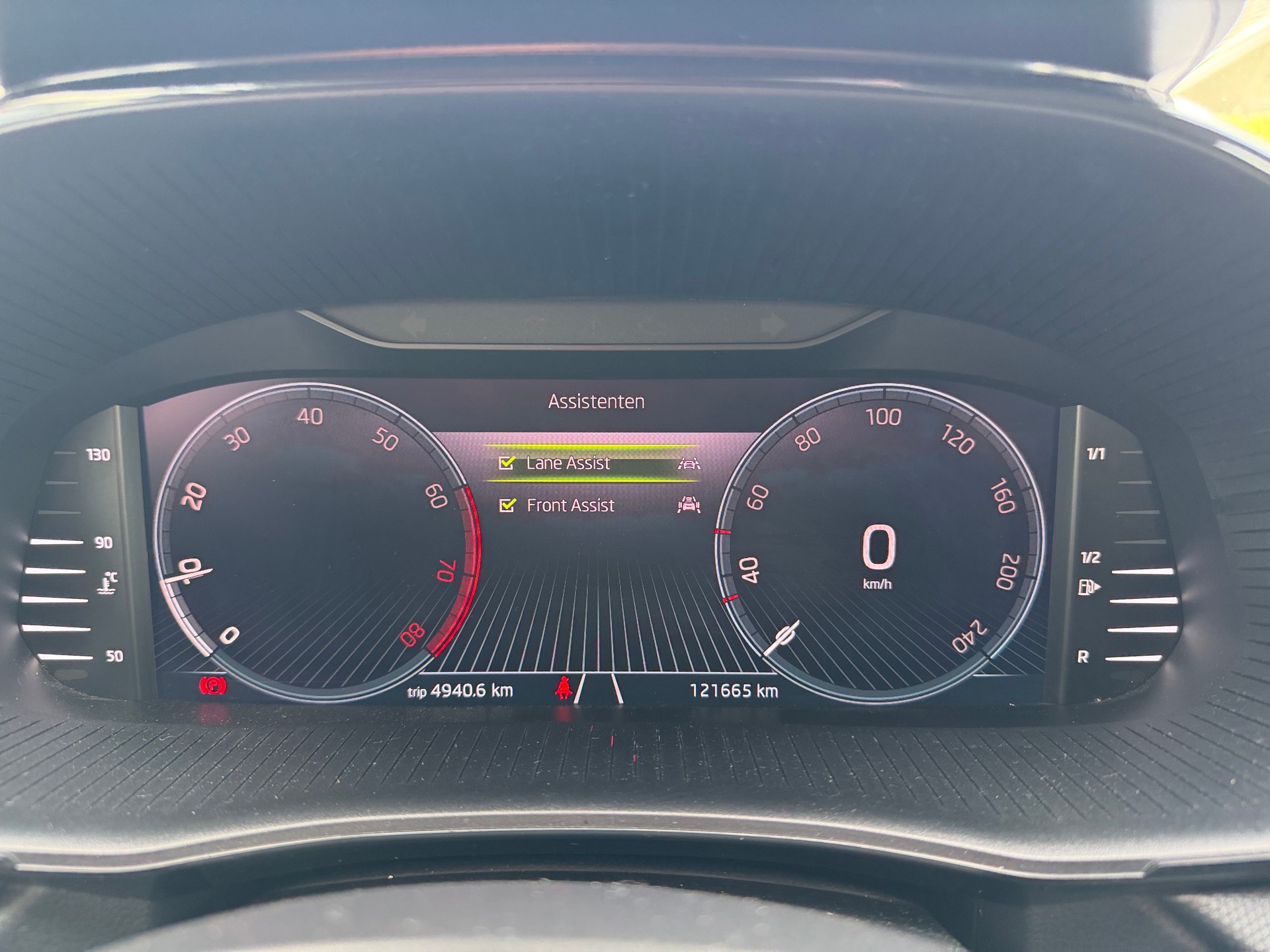 SKODA Fabia 1.0 TSI Ambition-image-11