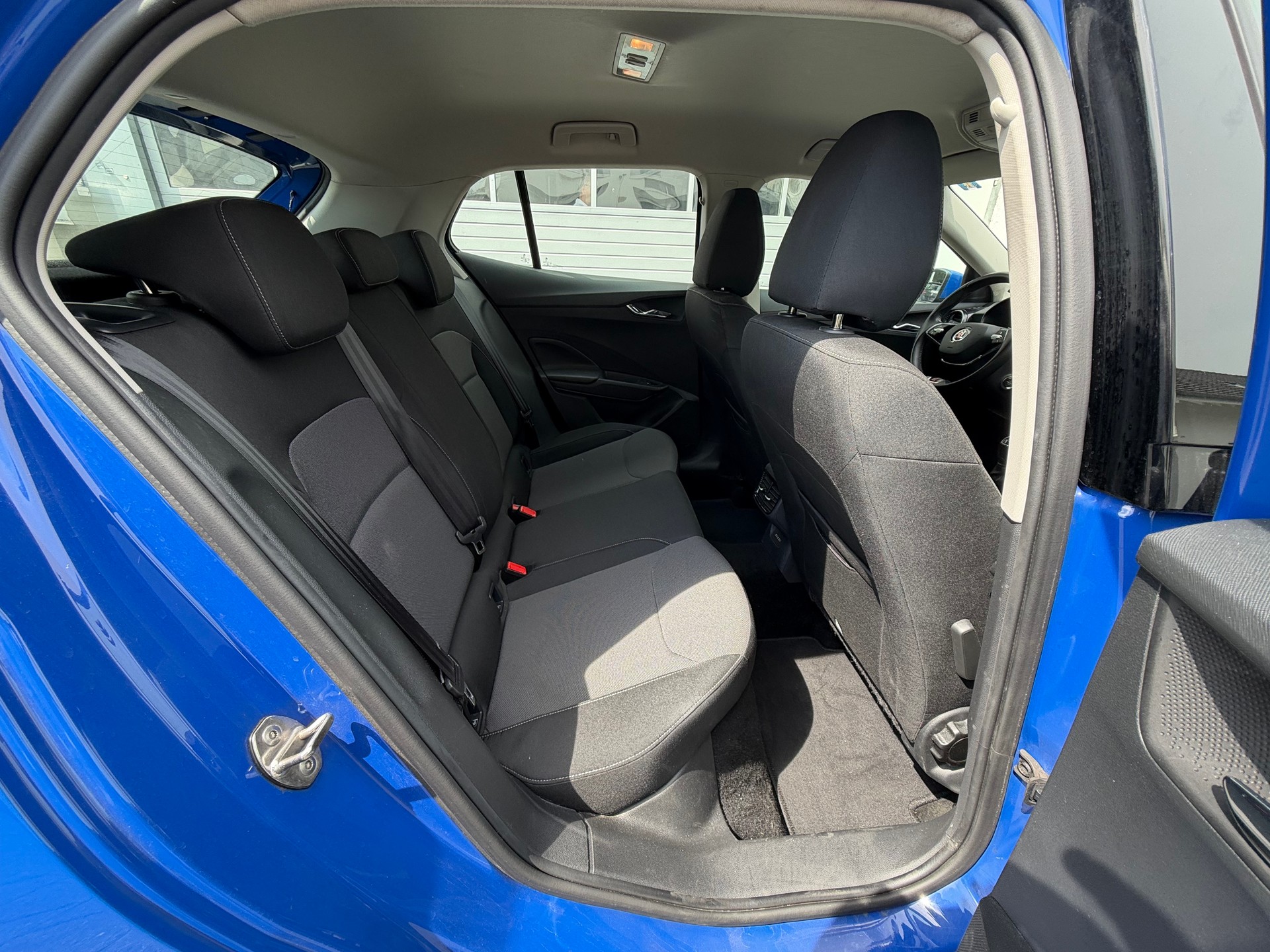 SKODA Fabia 1.0 TSI Ambition-image-9