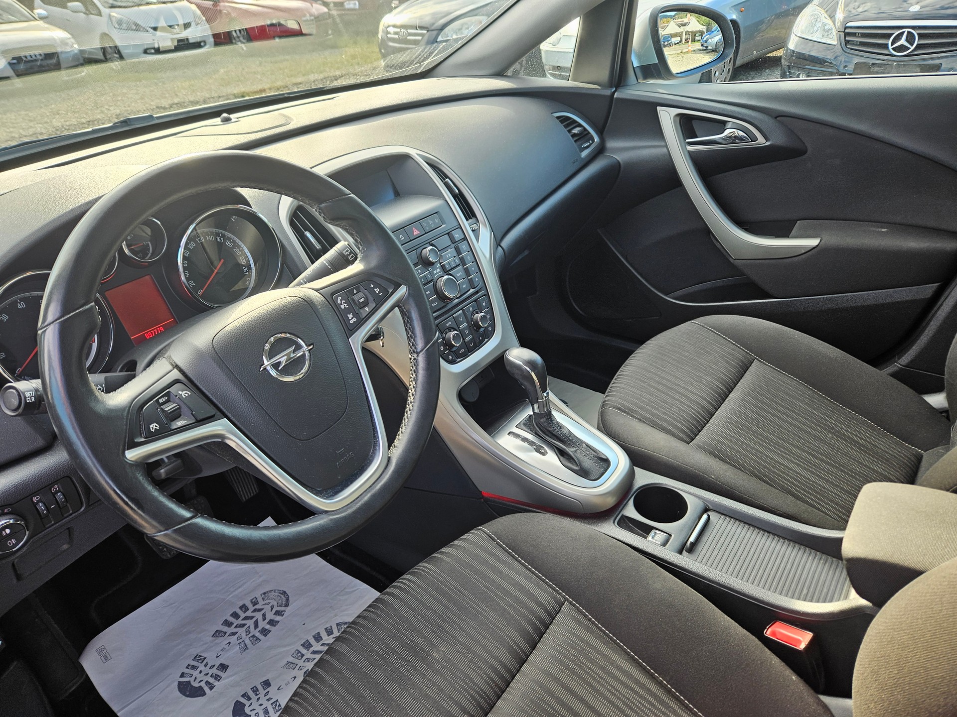 OPEL Astra 1.6i 16V Enjoy Automatic-image-9