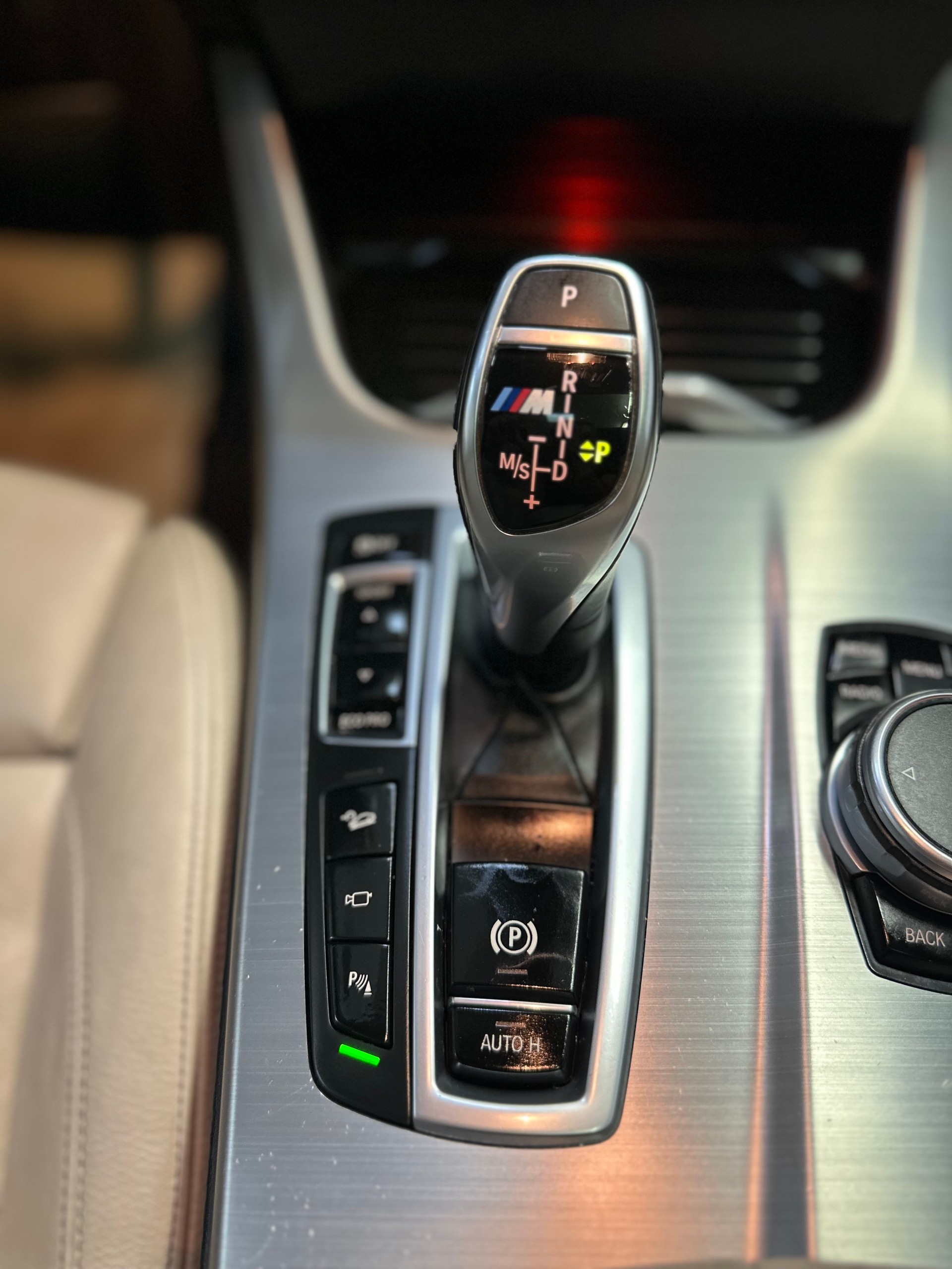 BMW X4 M 40i Steptronic M Sport-image-16