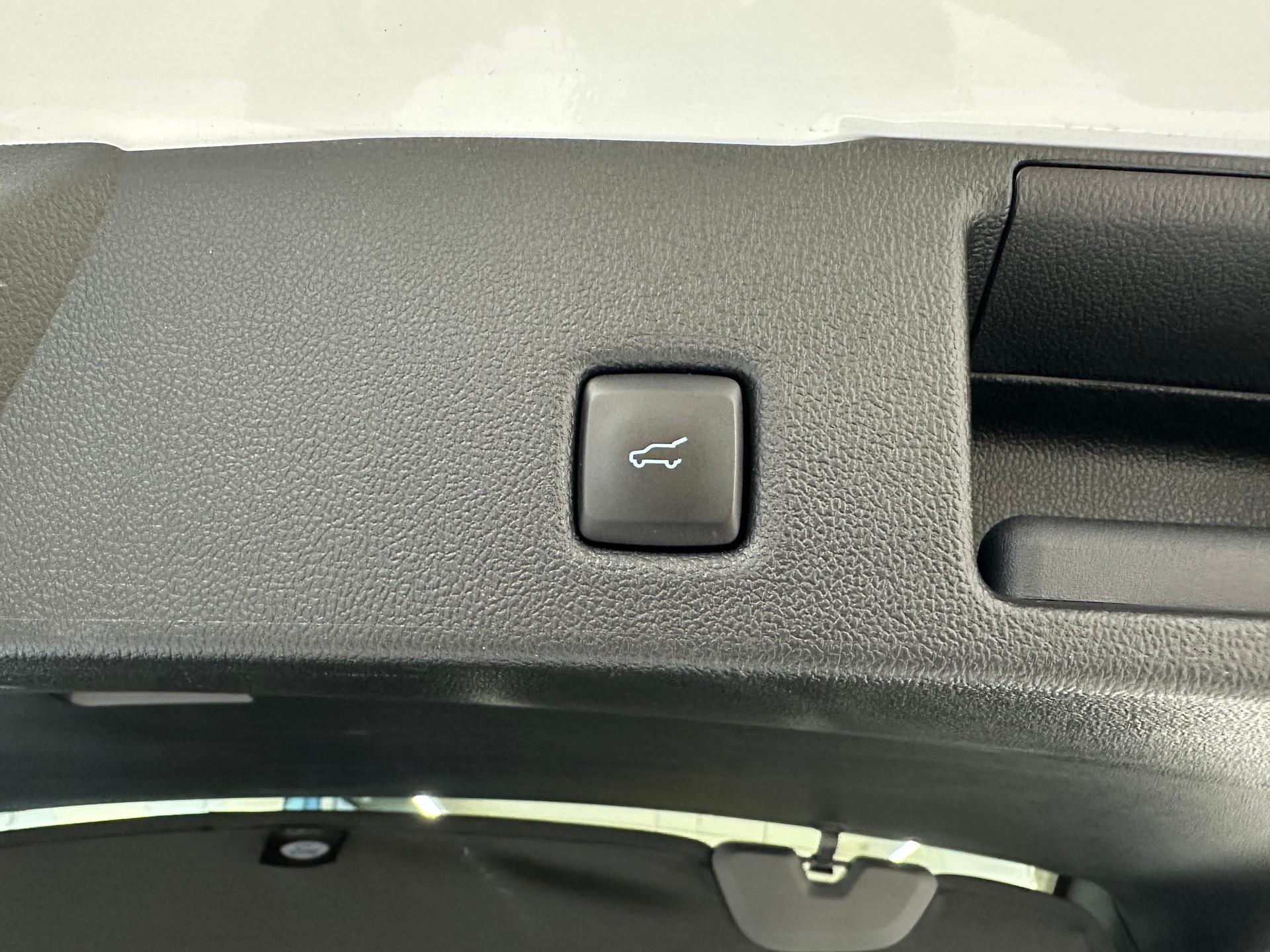 FORD Kuga 2.5 FHEV ST-Line X 4WD-image-12