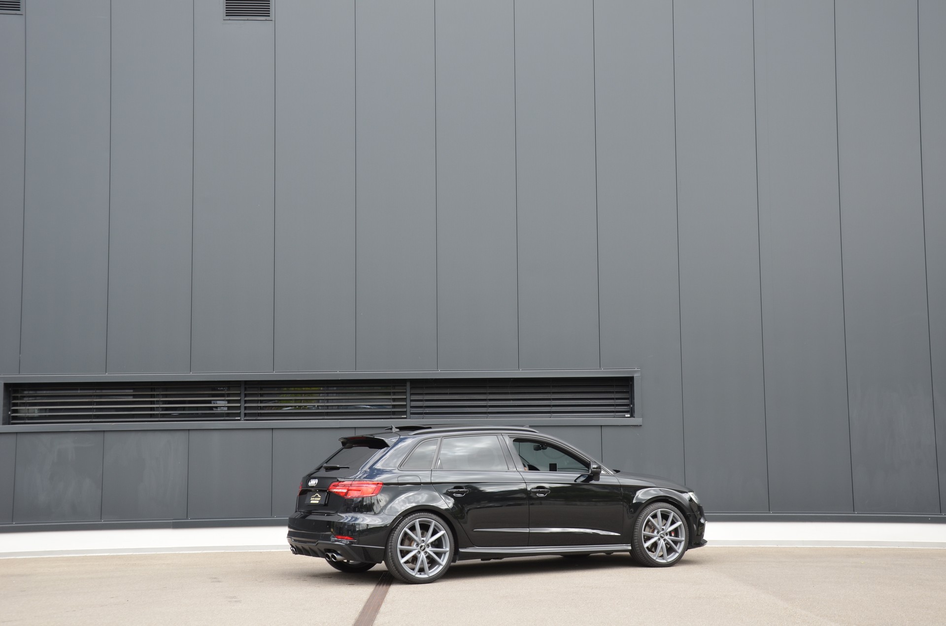 AUDI S3 Sportback 2.0 TFSI quattro S-tronic-image-3