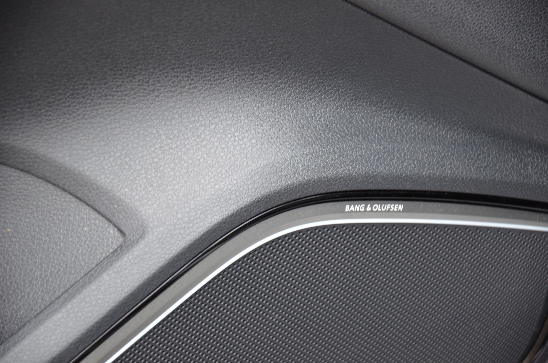 AUDI S3 Sportback 2.0 TFSI quattro S-tronic-image-14