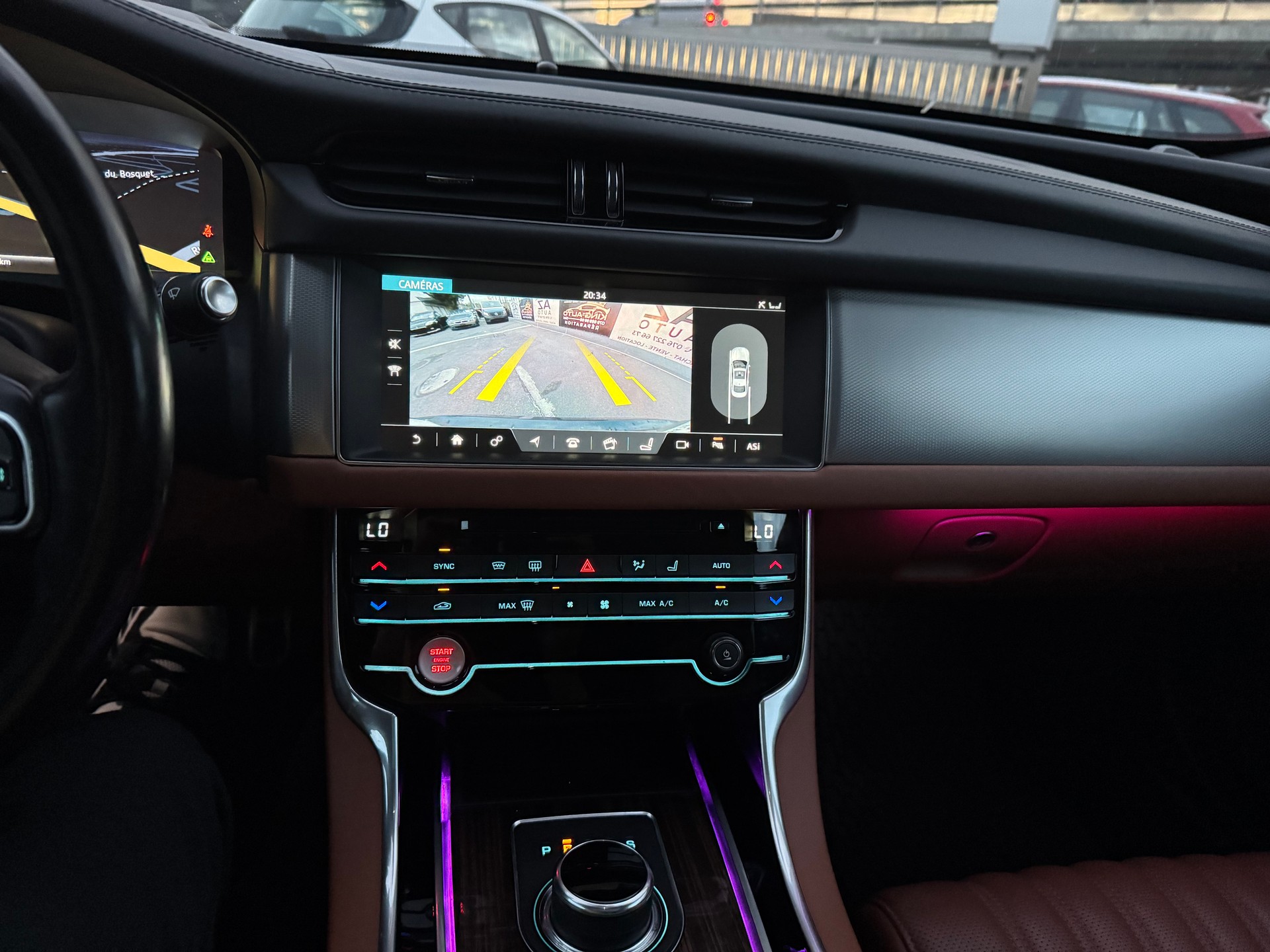 JAGUAR XF 20d Portfolio AWD Automatic expertiser du jour garantie 2 ans 🇨🇭-image-18
