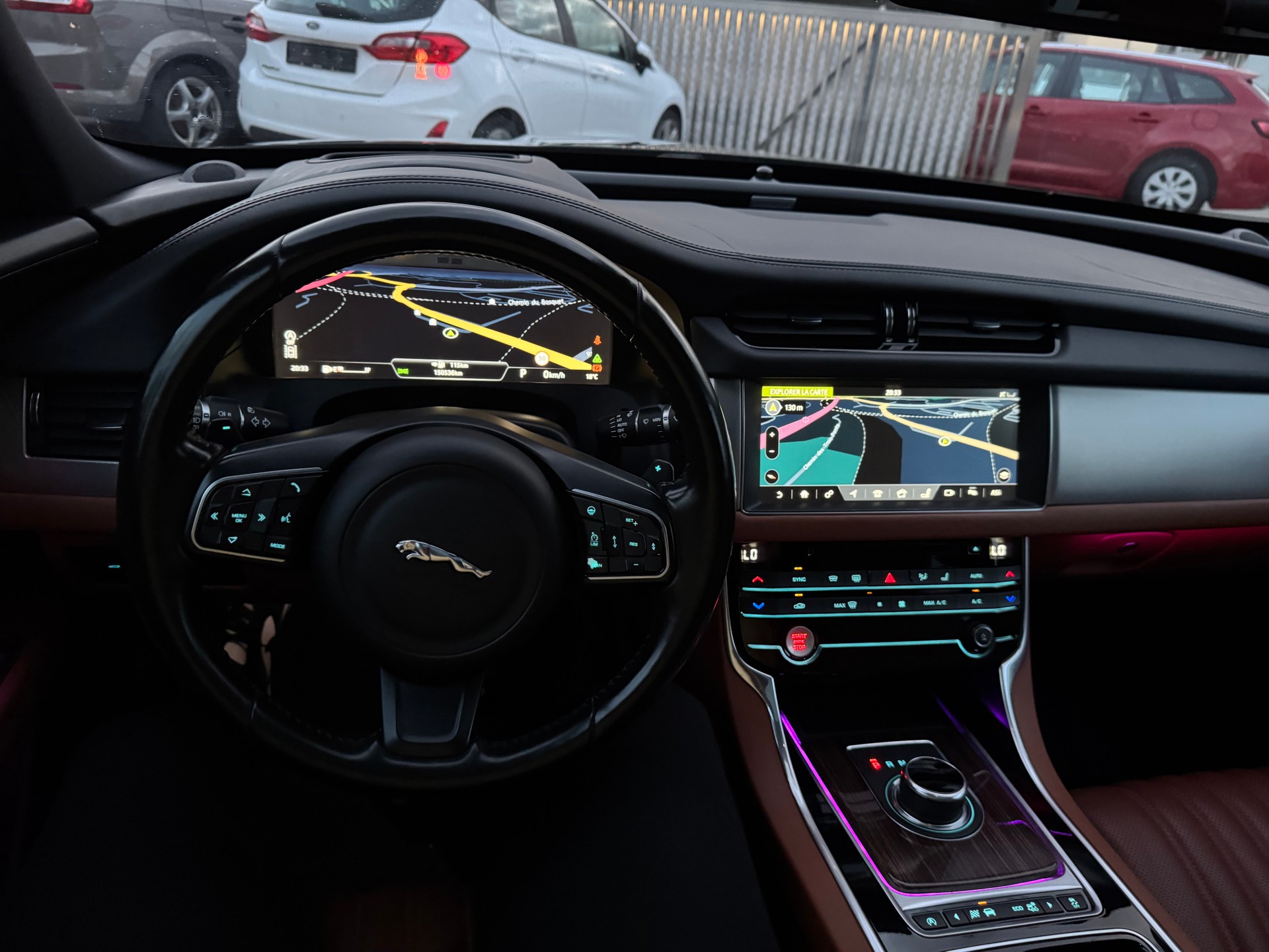 JAGUAR XF 20d Portfolio AWD Automatic expertiser du jour garantie 2 ans 🇨🇭-image-16