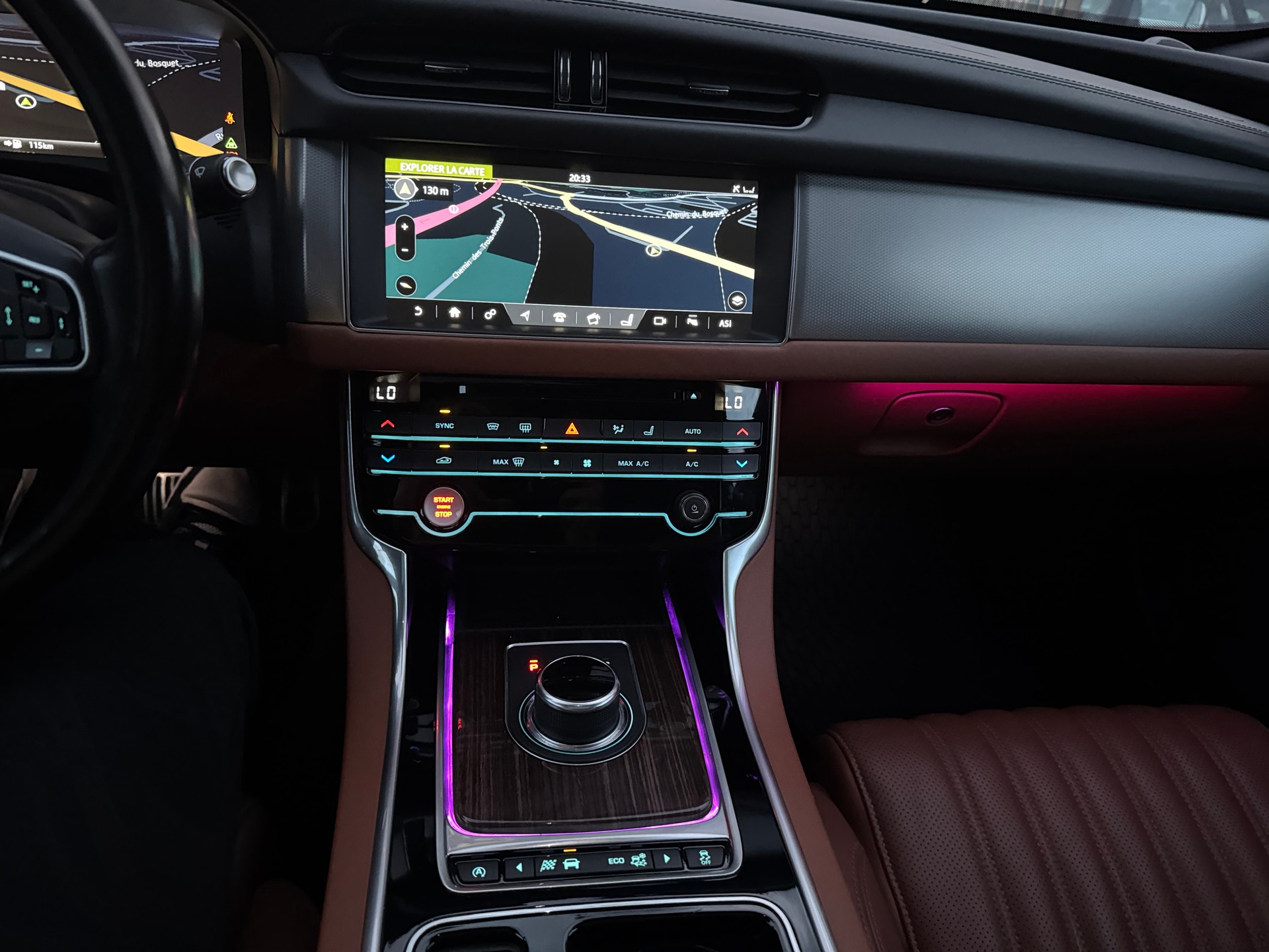 JAGUAR XF 20d Portfolio AWD Automatic expertiser du jour garantie 2 ans 🇨🇭-image-17
