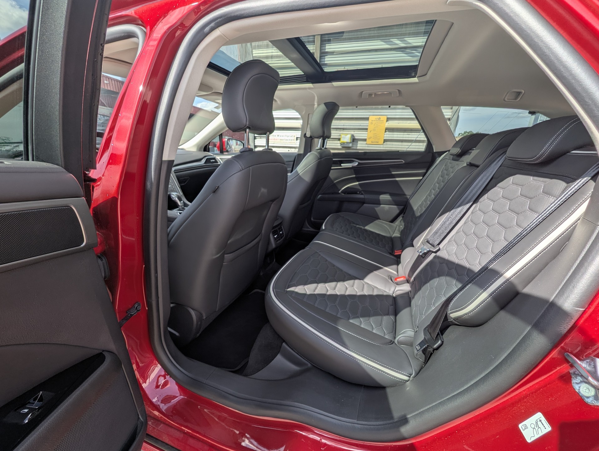 FORD 2.0 HEV 187 Vignale-image-9