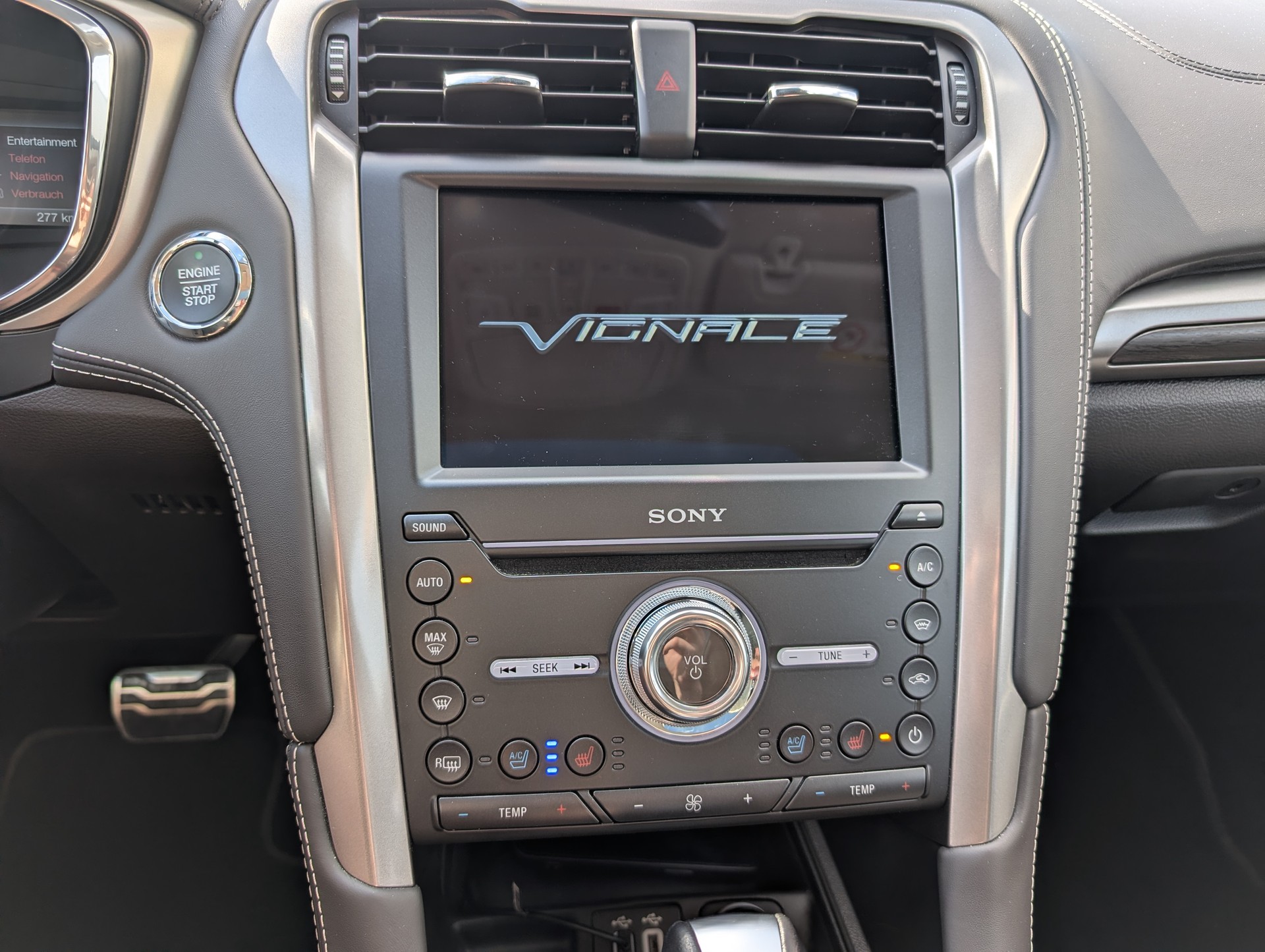 FORD 2.0 HEV 187 Vignale-image-16