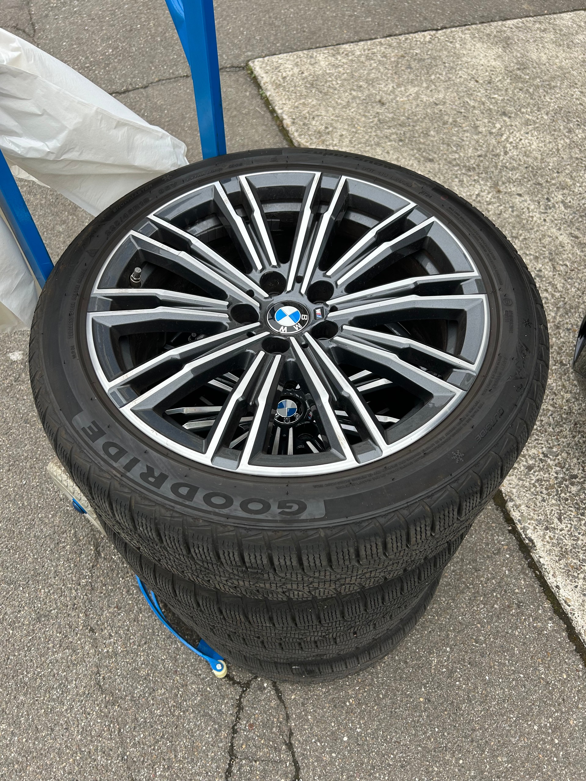 BMW 330e-image-5