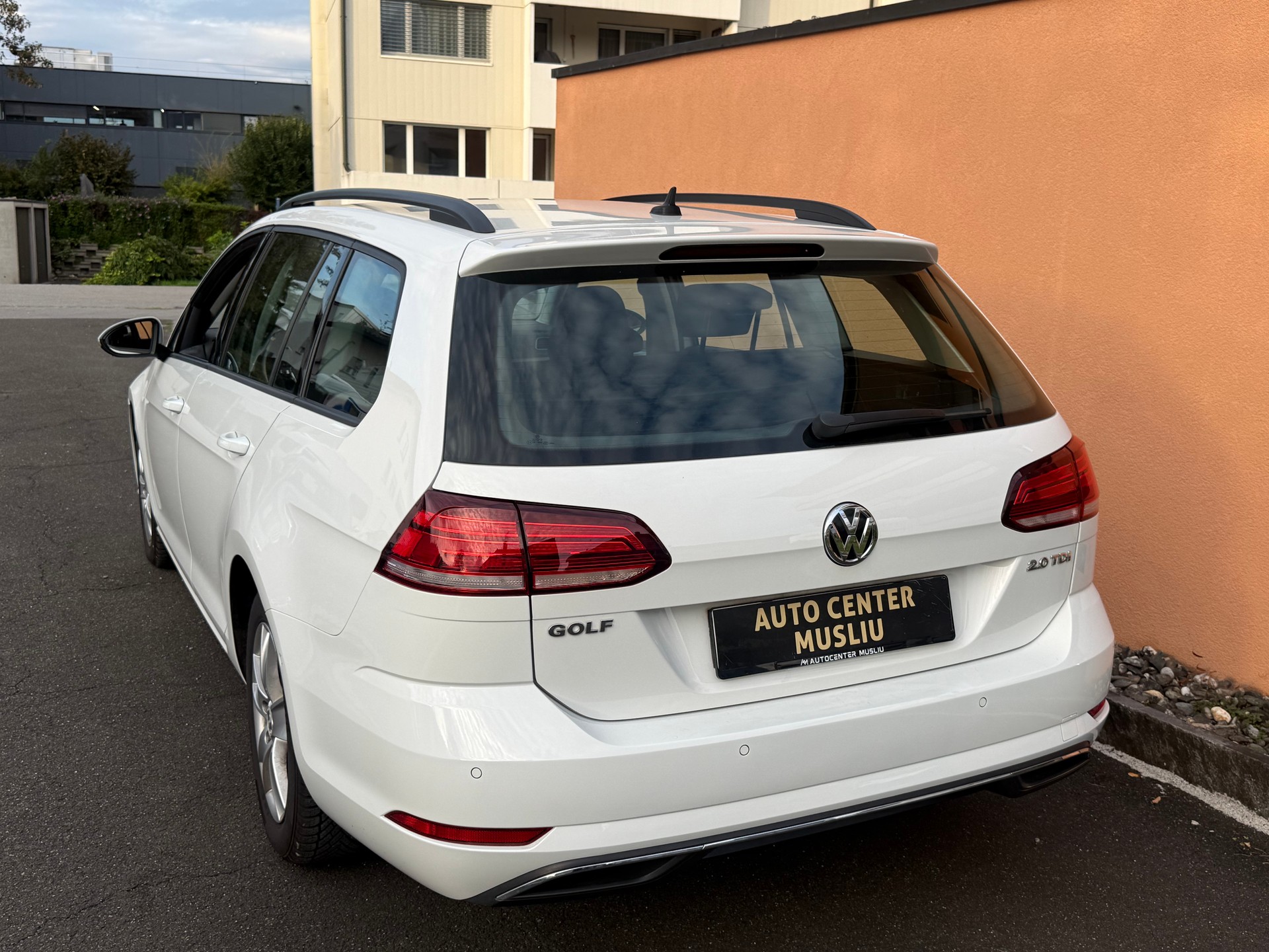 VW Golf Variant 2.0 TDI Comfortline-image-6