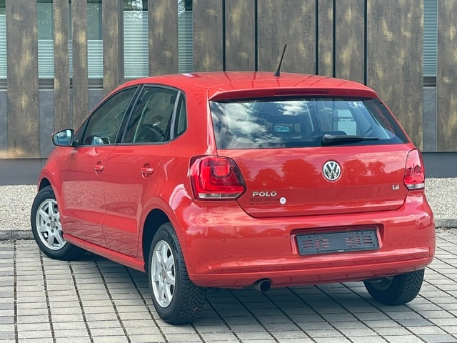 VW Polo 1.4 16V Highline-image-11