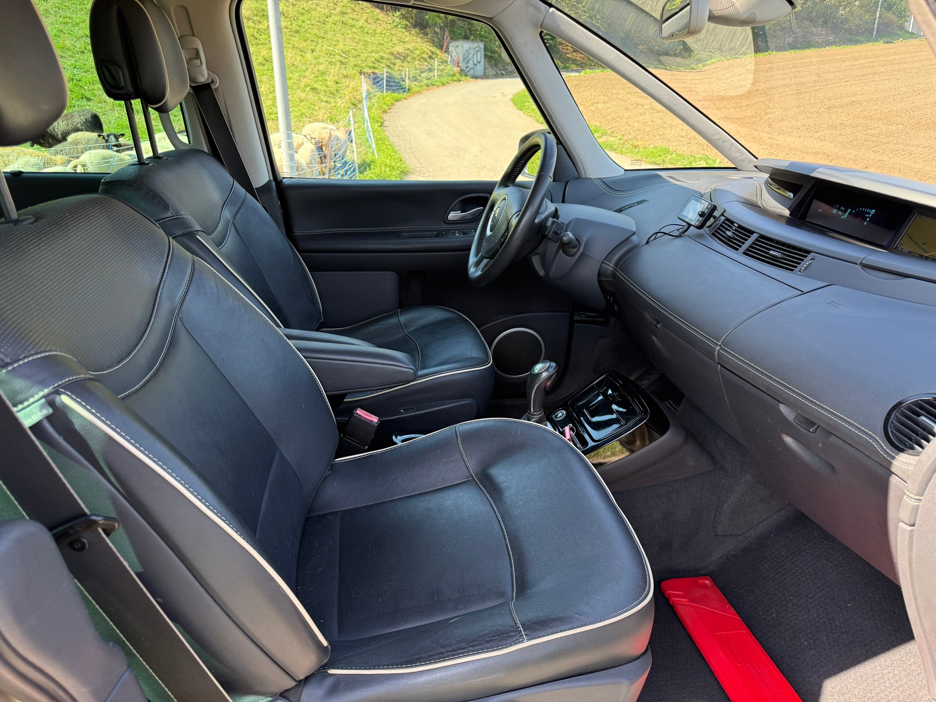 RENAULT Espace 2.0 dCi Initiale Automatic-image-6