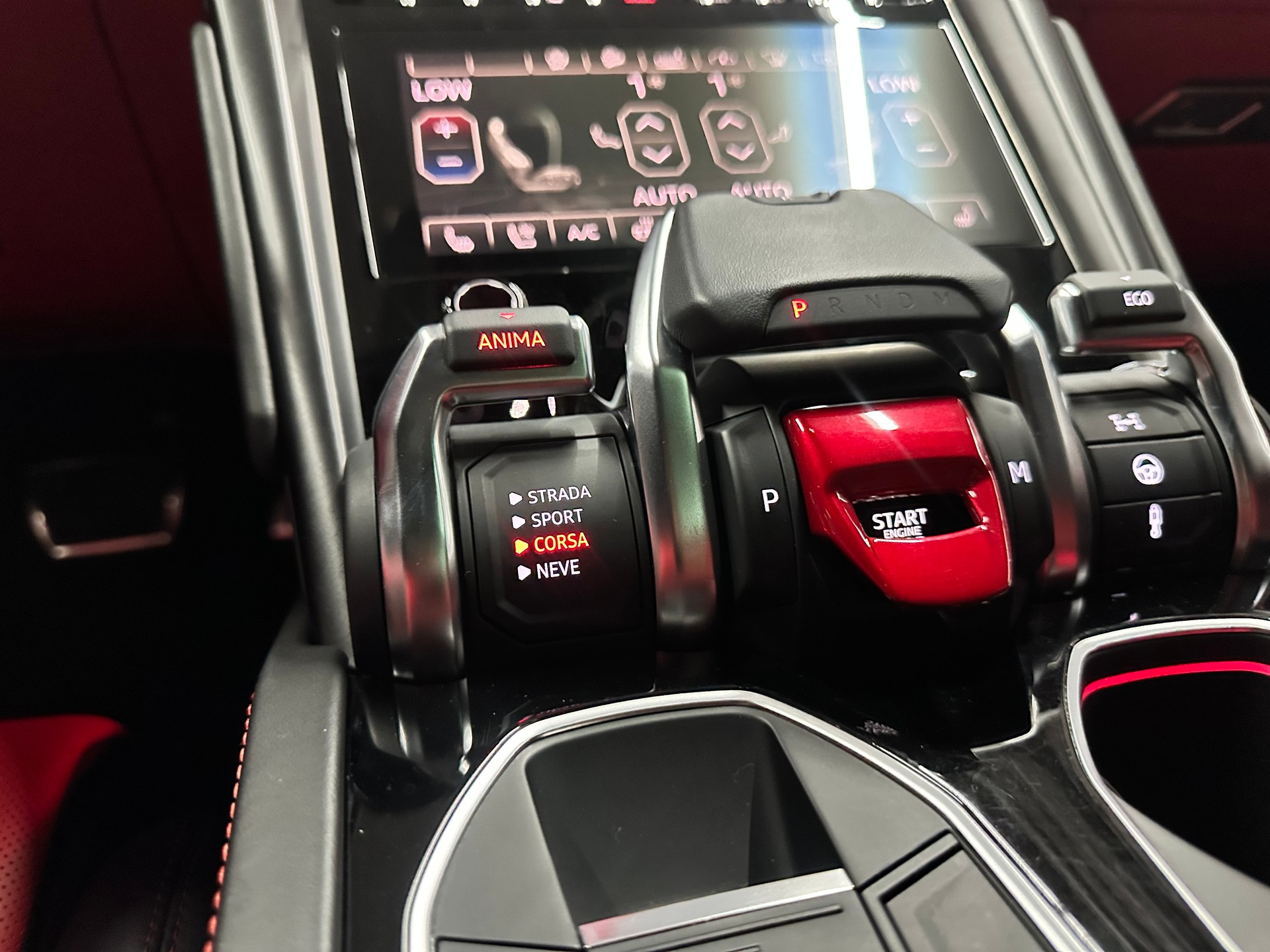 LAMBORGHINI Urus E-Gear Bianco Monocerus-image-9