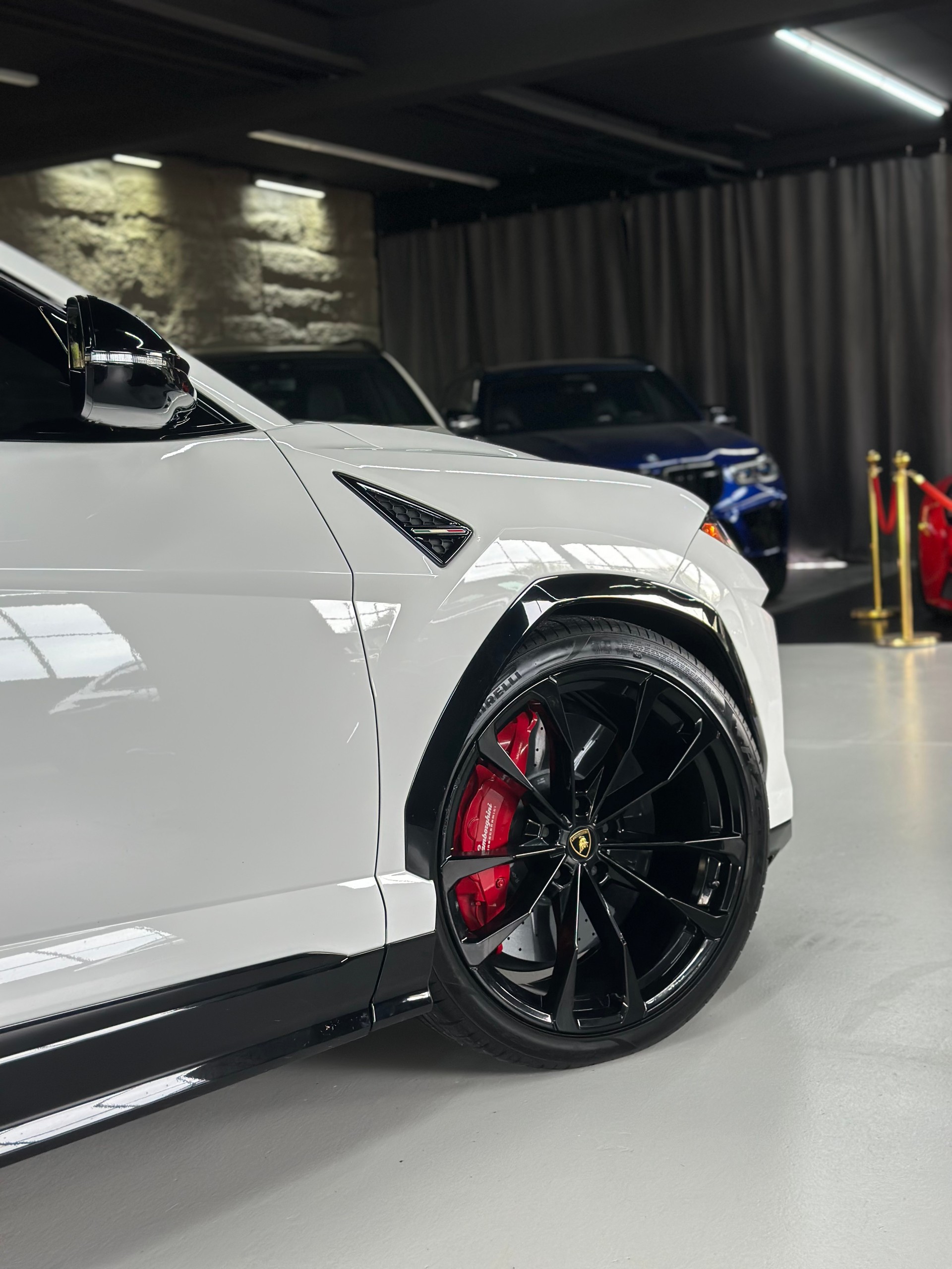 LAMBORGHINI Urus E-Gear Bianco Monocerus-image-4