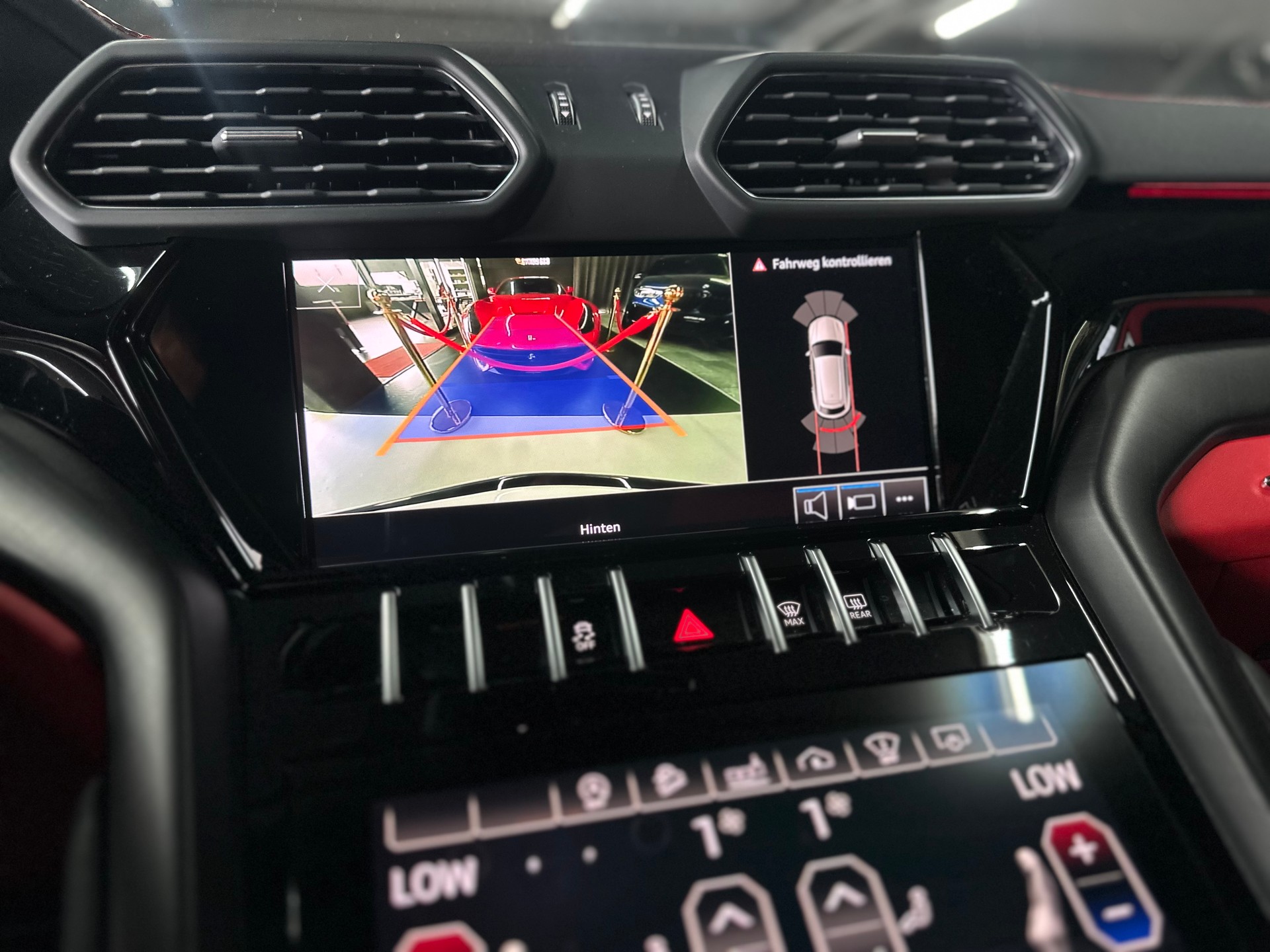 LAMBORGHINI Urus E-Gear Bianco Monocerus-image-10