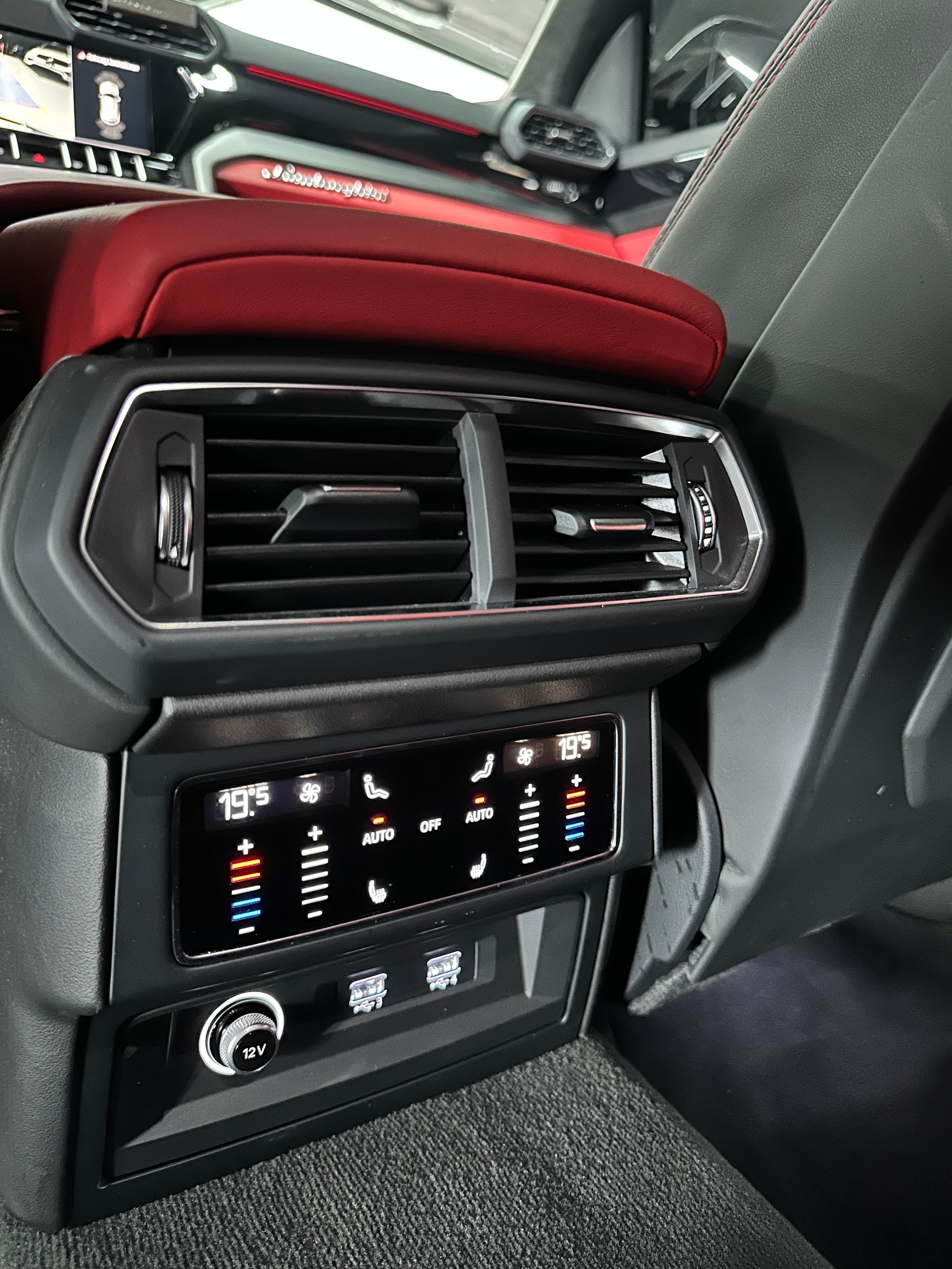 LAMBORGHINI Urus E-Gear Bianco Monocerus-image-14