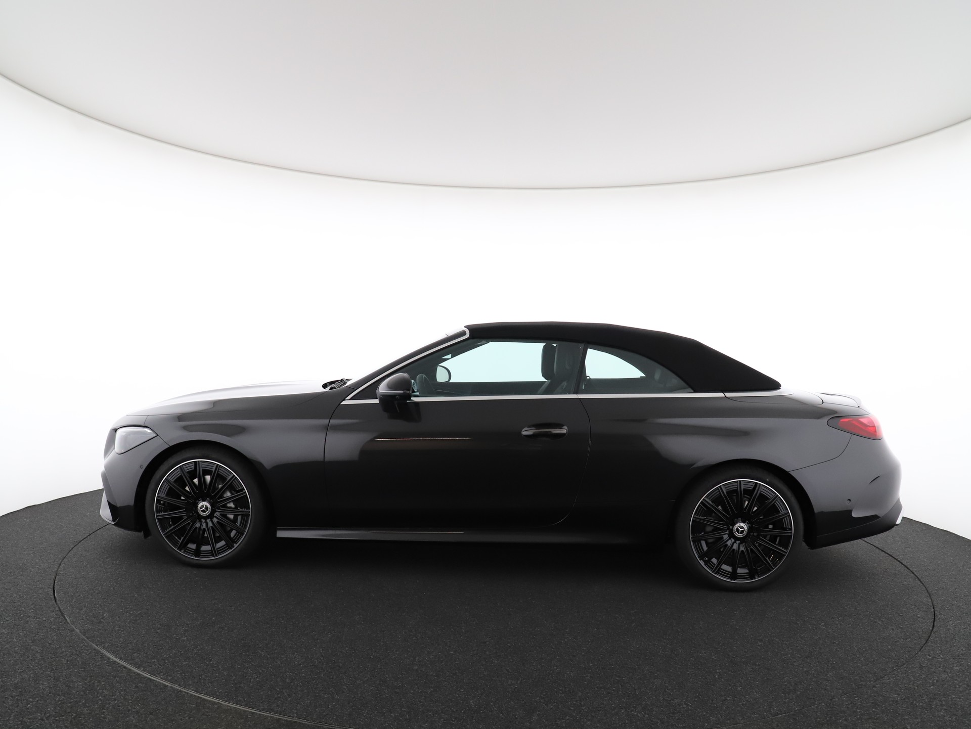 MERCEDES-BENZ CLE 200 Cabrio 4M-image-15
