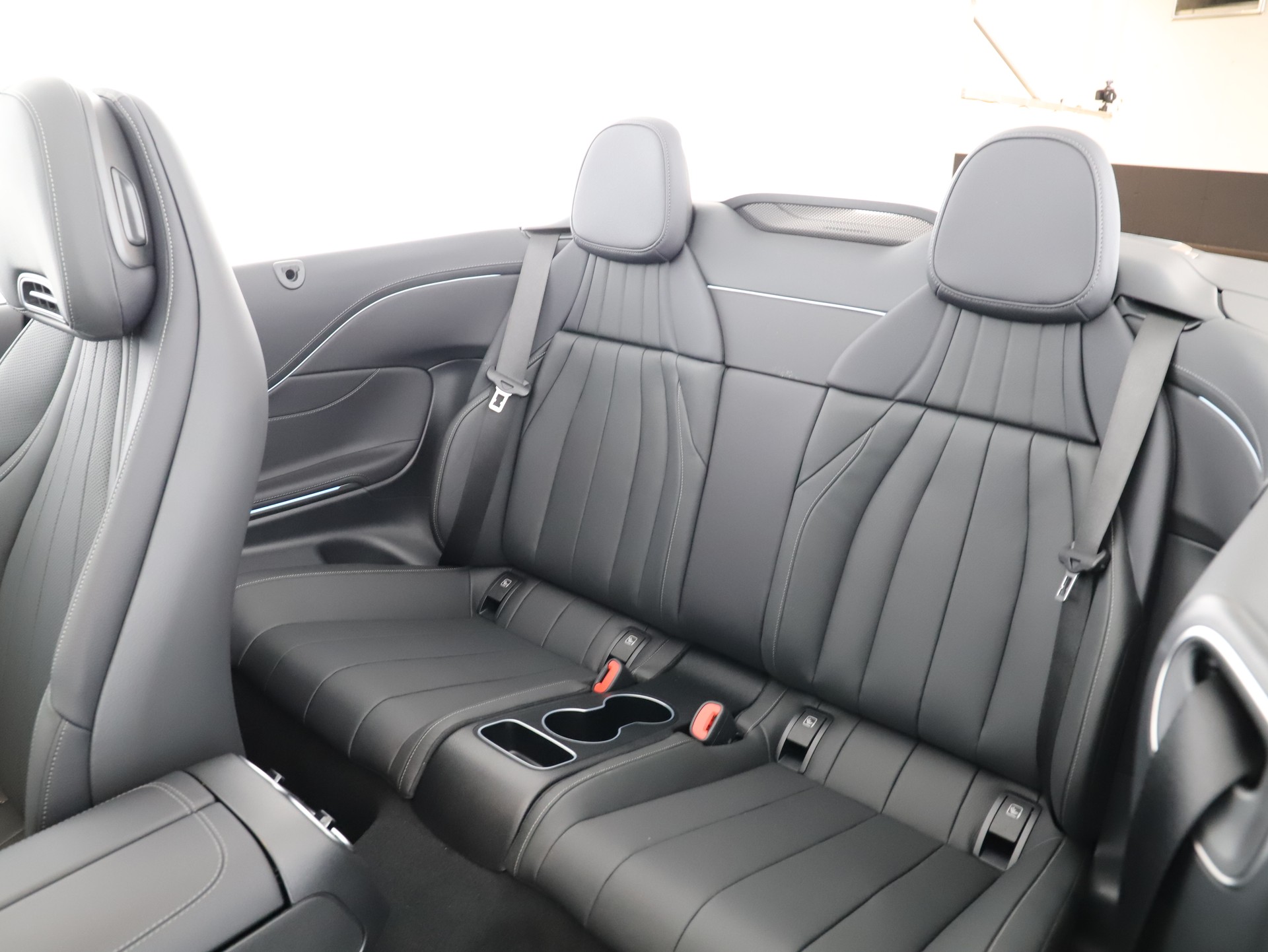 MERCEDES-BENZ CLE 200 Cabrio 4M-image-9