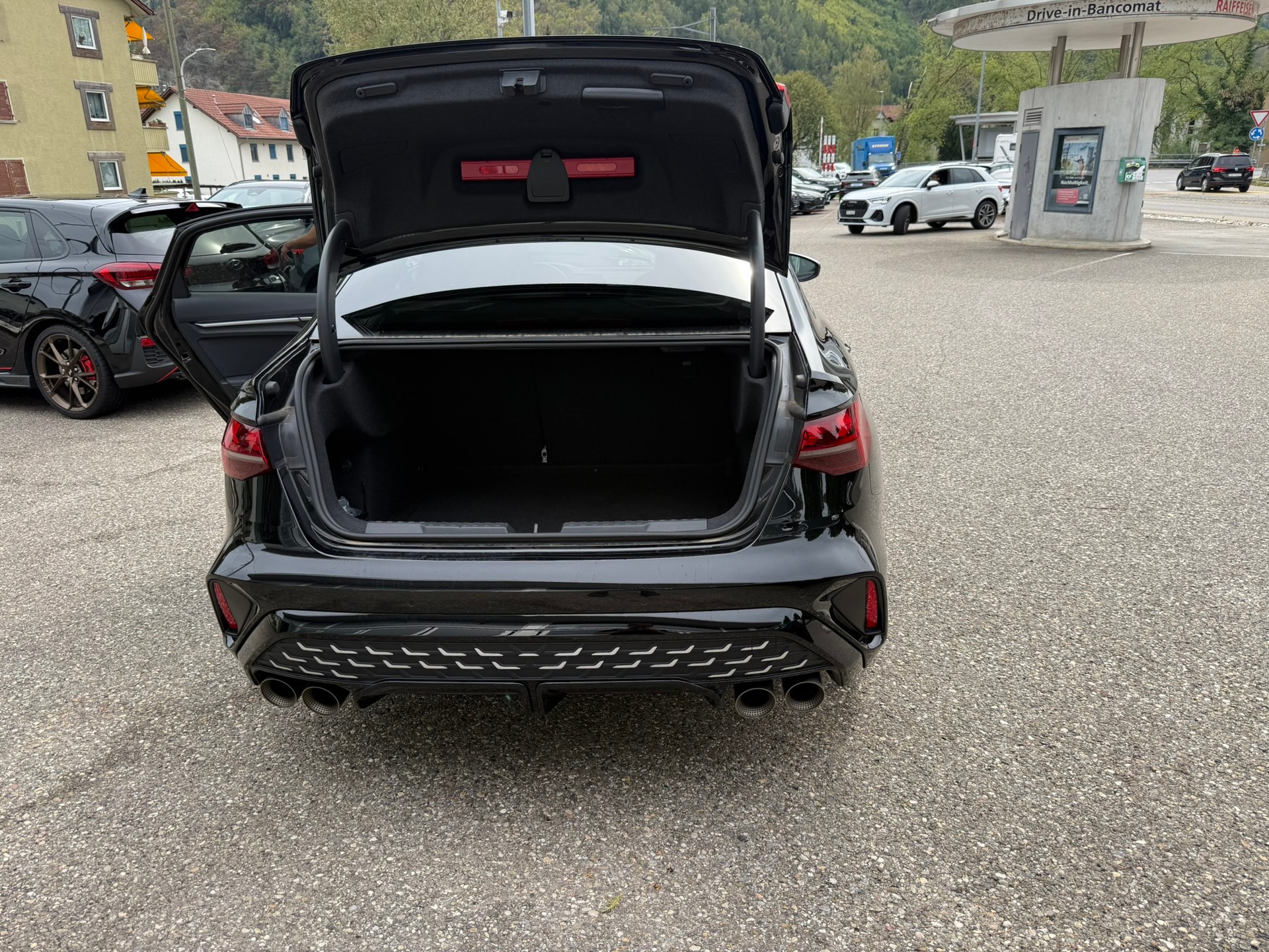 AUDI AUDI S3 Limousine *Performance Akrapovic* TFSI quattro S-tronic-image-11