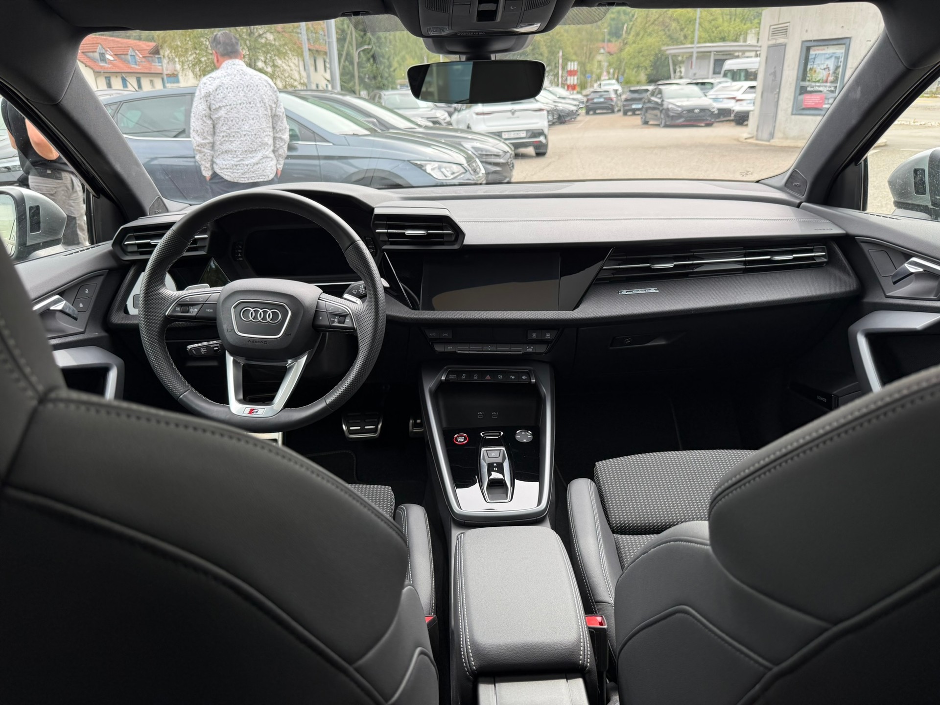 AUDI AUDI S3 Limousine *Performance Akrapovic* TFSI quattro S-tronic-image-16