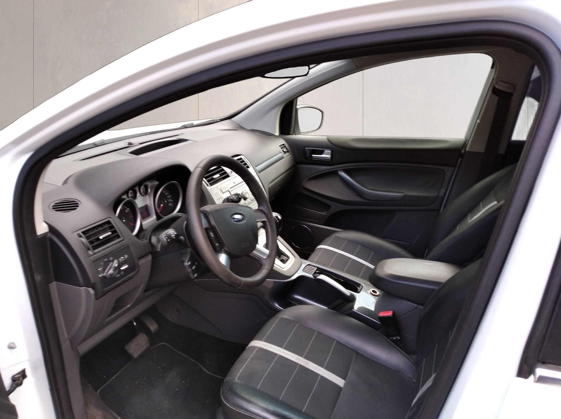 FORD Kuga 2.5 Turbo Titanium 4WD Automatic-image-7