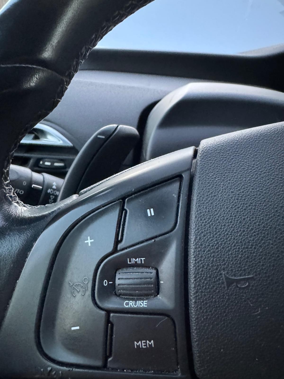 CITROEN Grand C4 Picasso 1.6 BlueHDi Exclusive EAT6-image-3