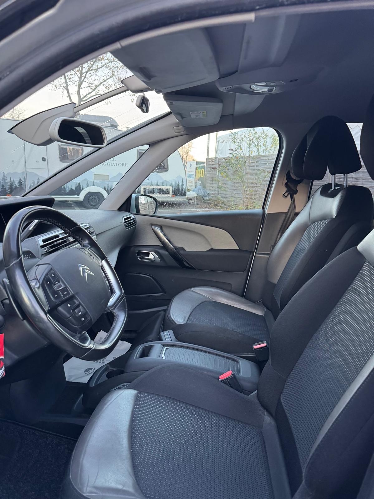 CITROEN Grand C4 Picasso 1.6 BlueHDi Exclusive EAT6-image-11
